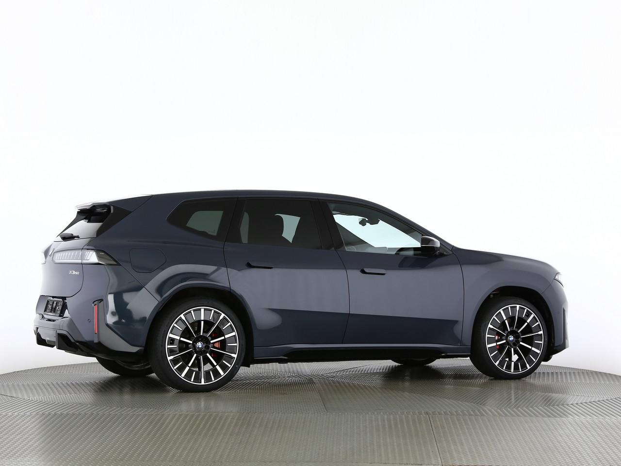 BMW iX3 50 xDrive-image-13