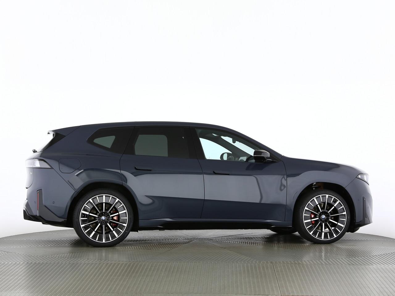 BMW iX3 50 xDrive-image-14