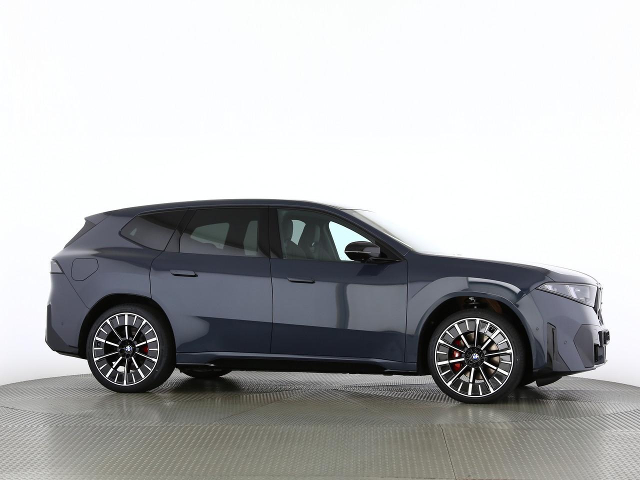 BMW iX3 50 xDrive-image-15