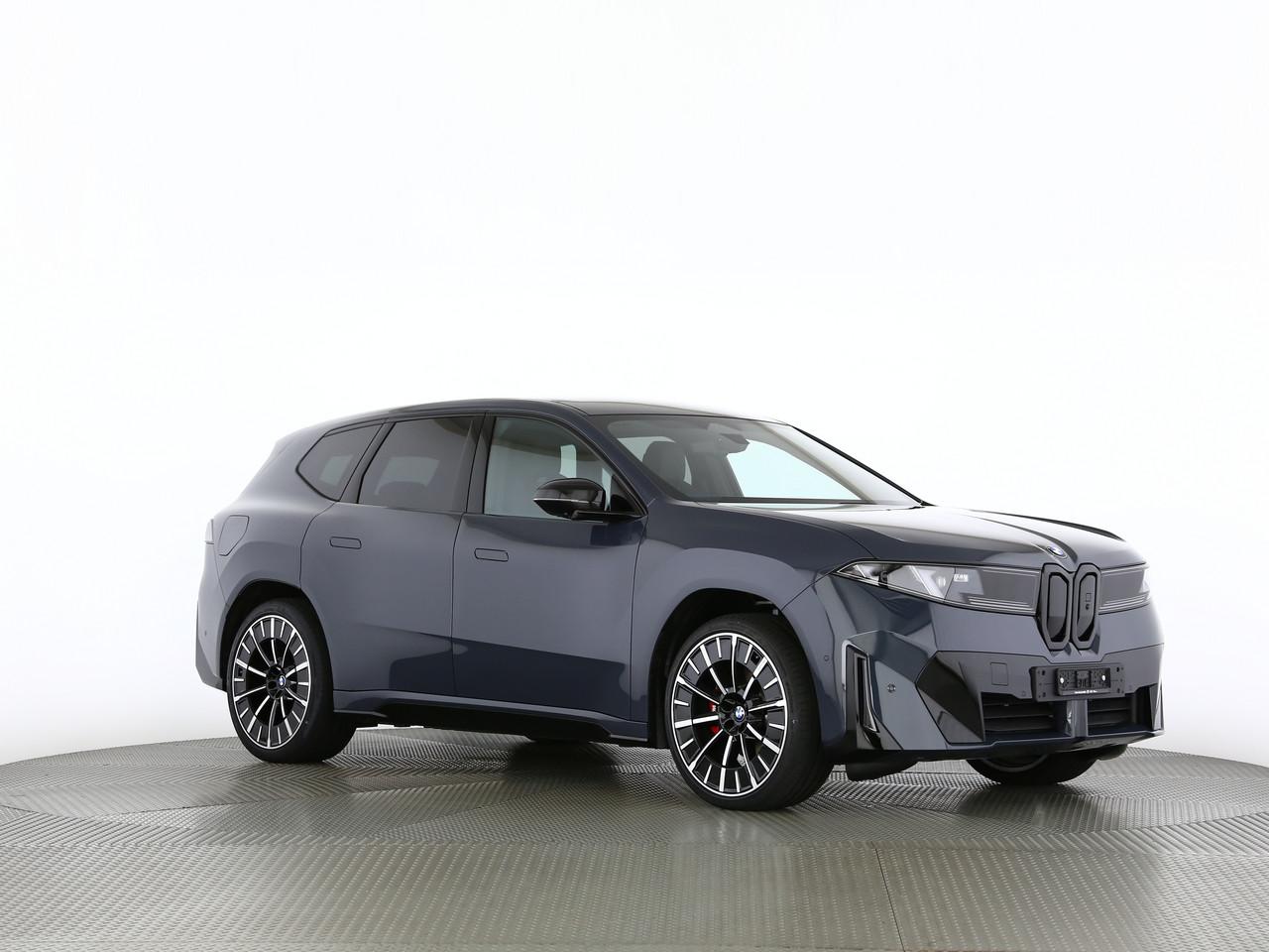BMW iX3 50 xDrive-image-17