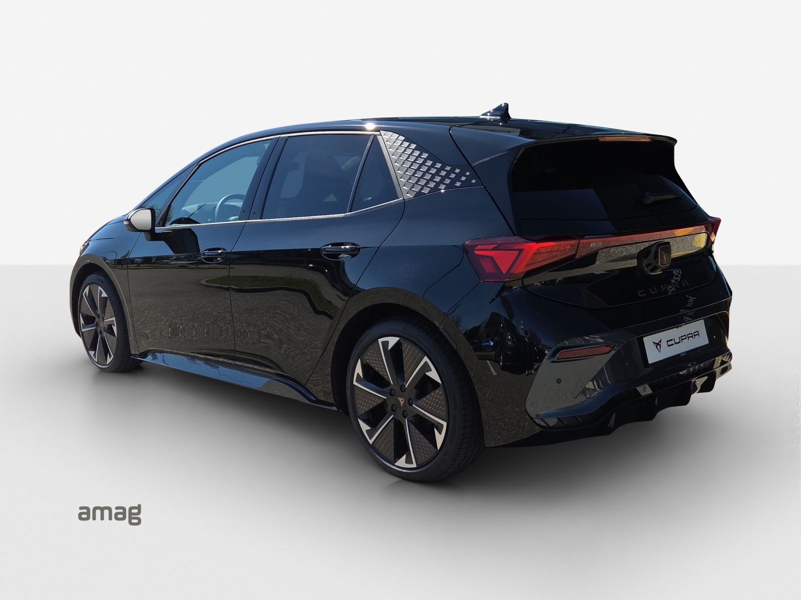 CUPRA Born 79 kWh e-Boost Adrenaline-image-2