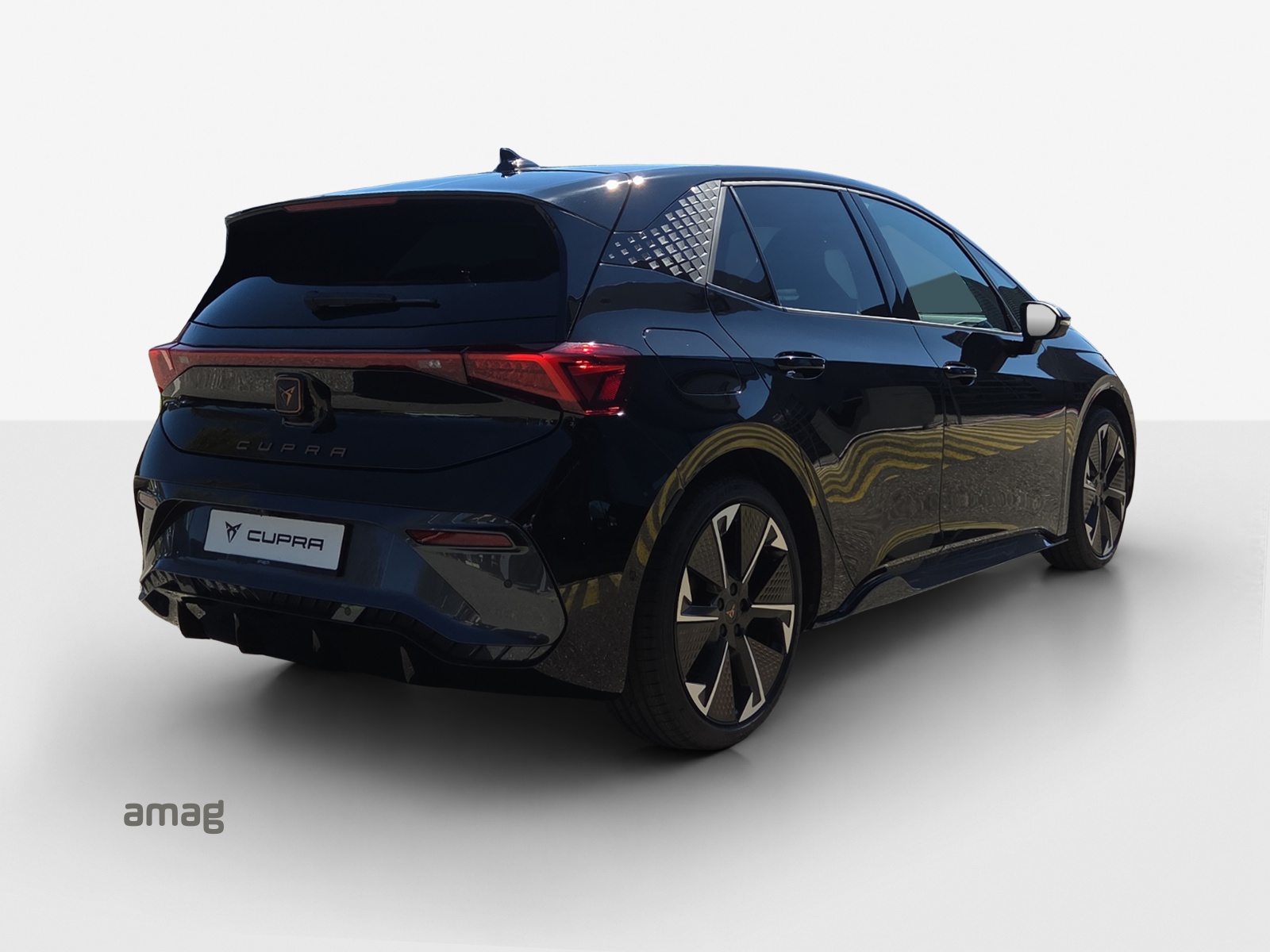 CUPRA Born 79 kWh e-Boost Adrenaline-image-4