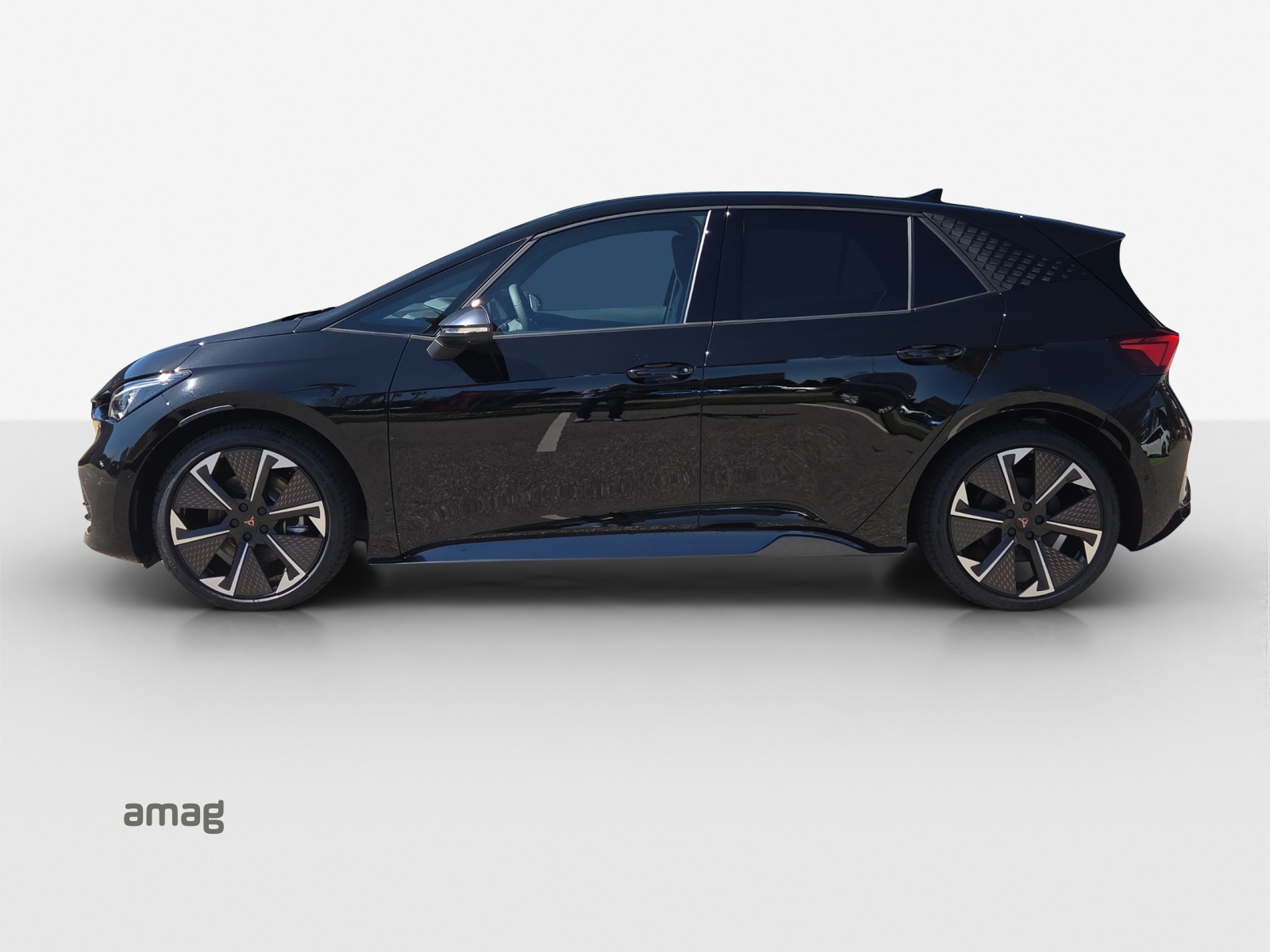 CUPRA Born 79 kWh e-Boost Adrenaline-image-1