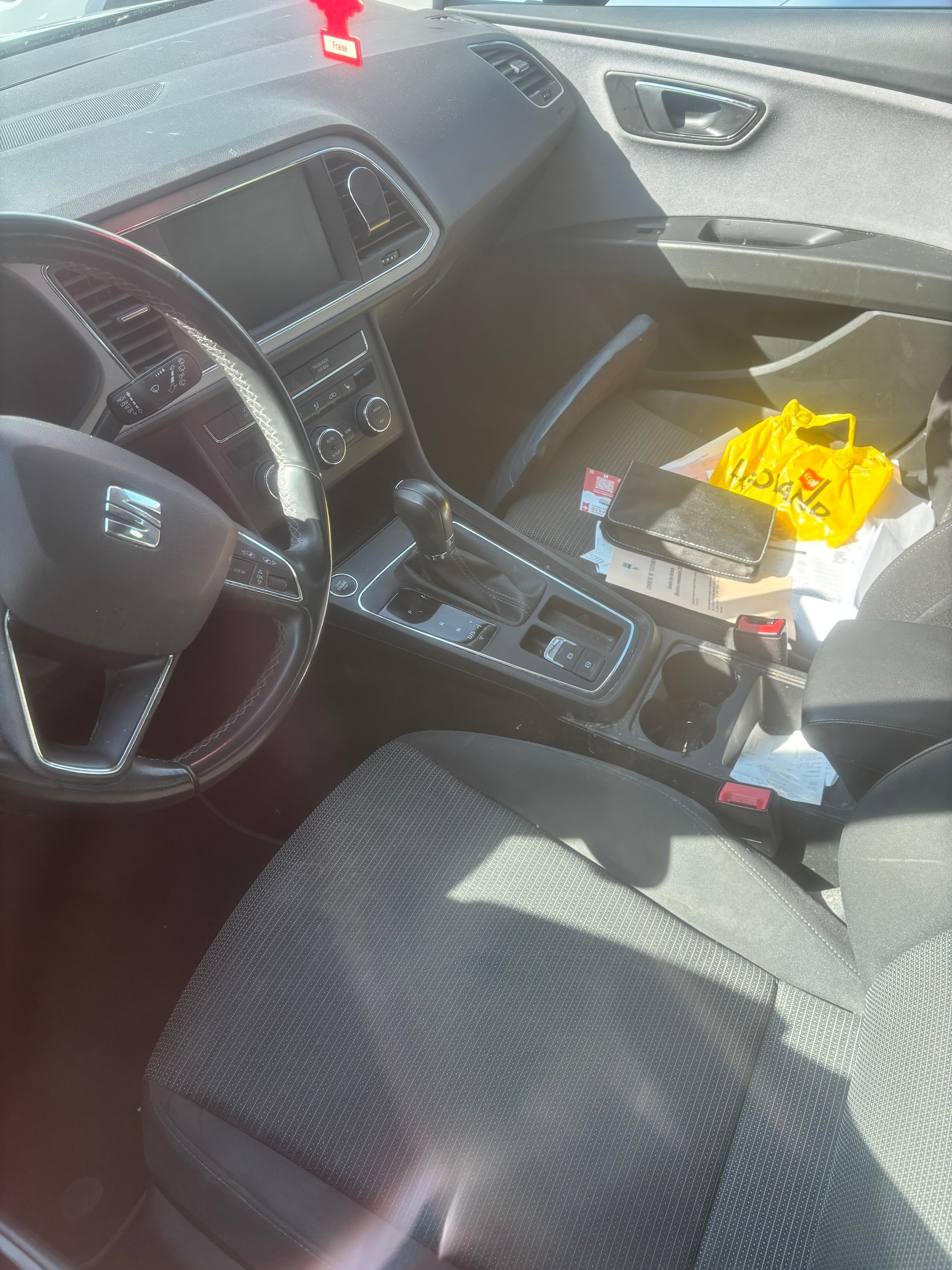 SEAT Leon ST 1.5 TGI CNG SWISS FR-image-1