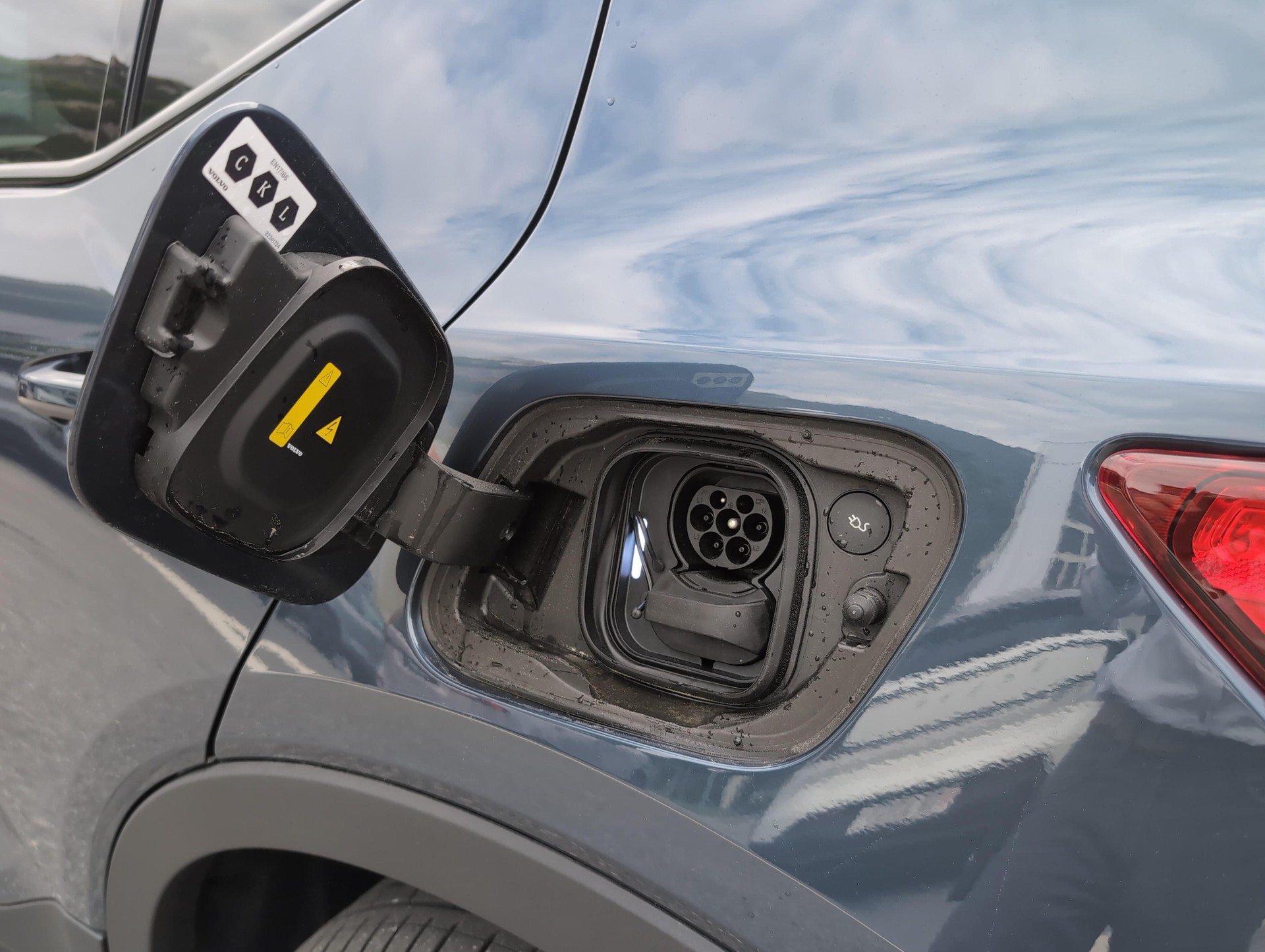 VOLVO EX40 Twin XCENTRIC Edition AWD-image-9