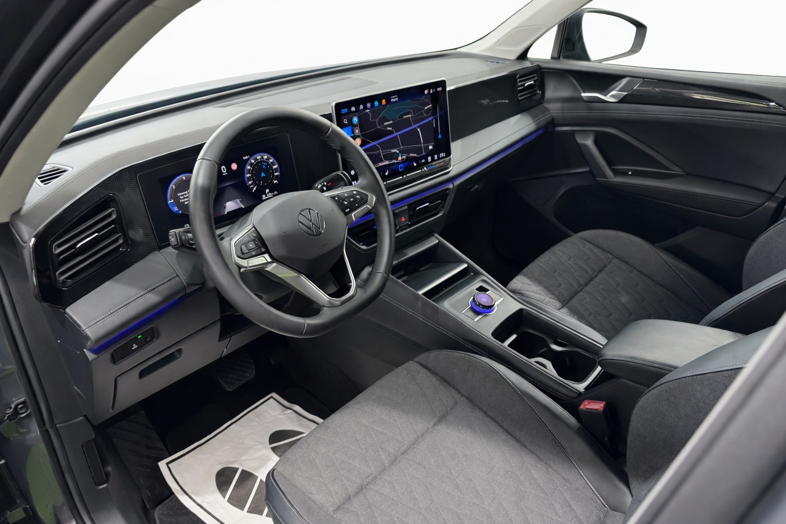 VW Tiguan 2.0 TDI SCR Elegance DSG * Anhängerkupplung *-image-8