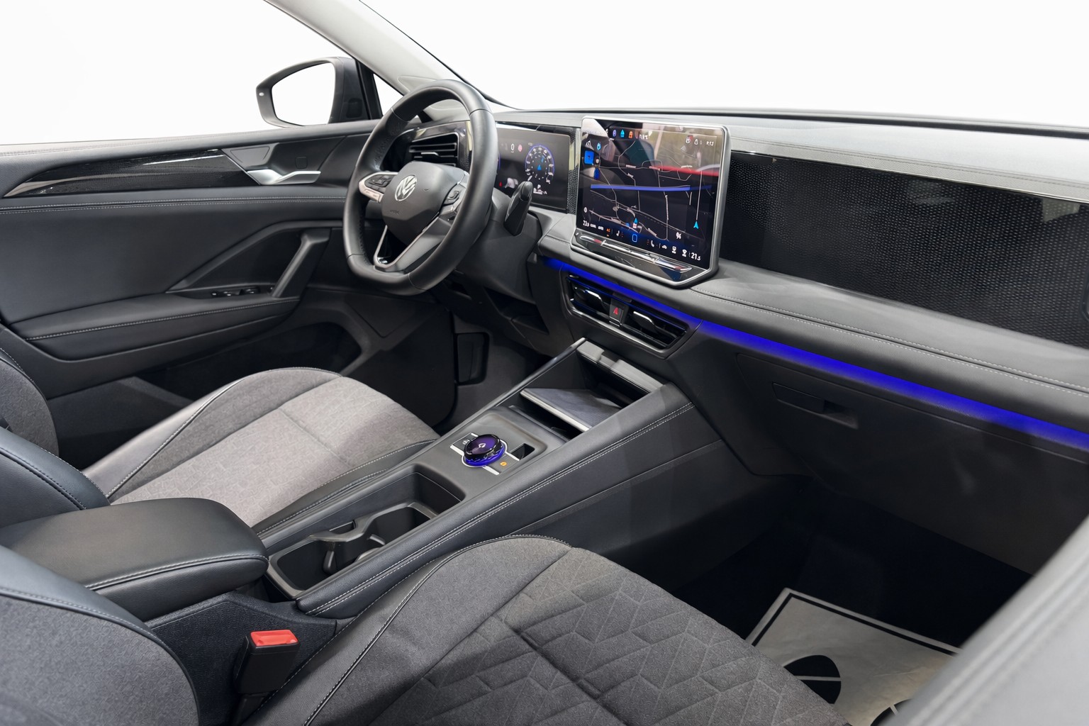VW Tiguan 2.0 TDI SCR Elegance DSG * Anhängerkupplung *-image-9