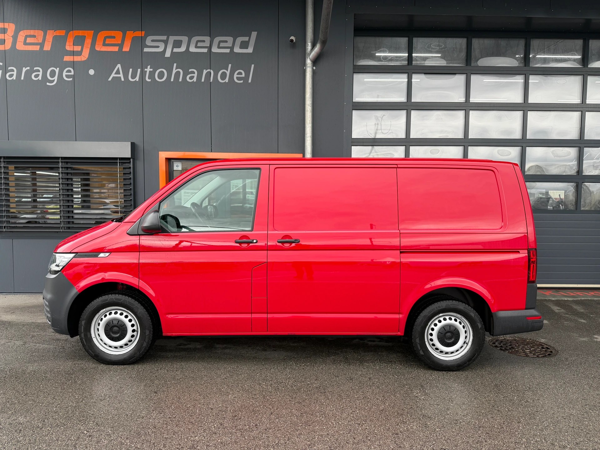 VW T6.1 2.0 TDI 4Motion DSG-image-1