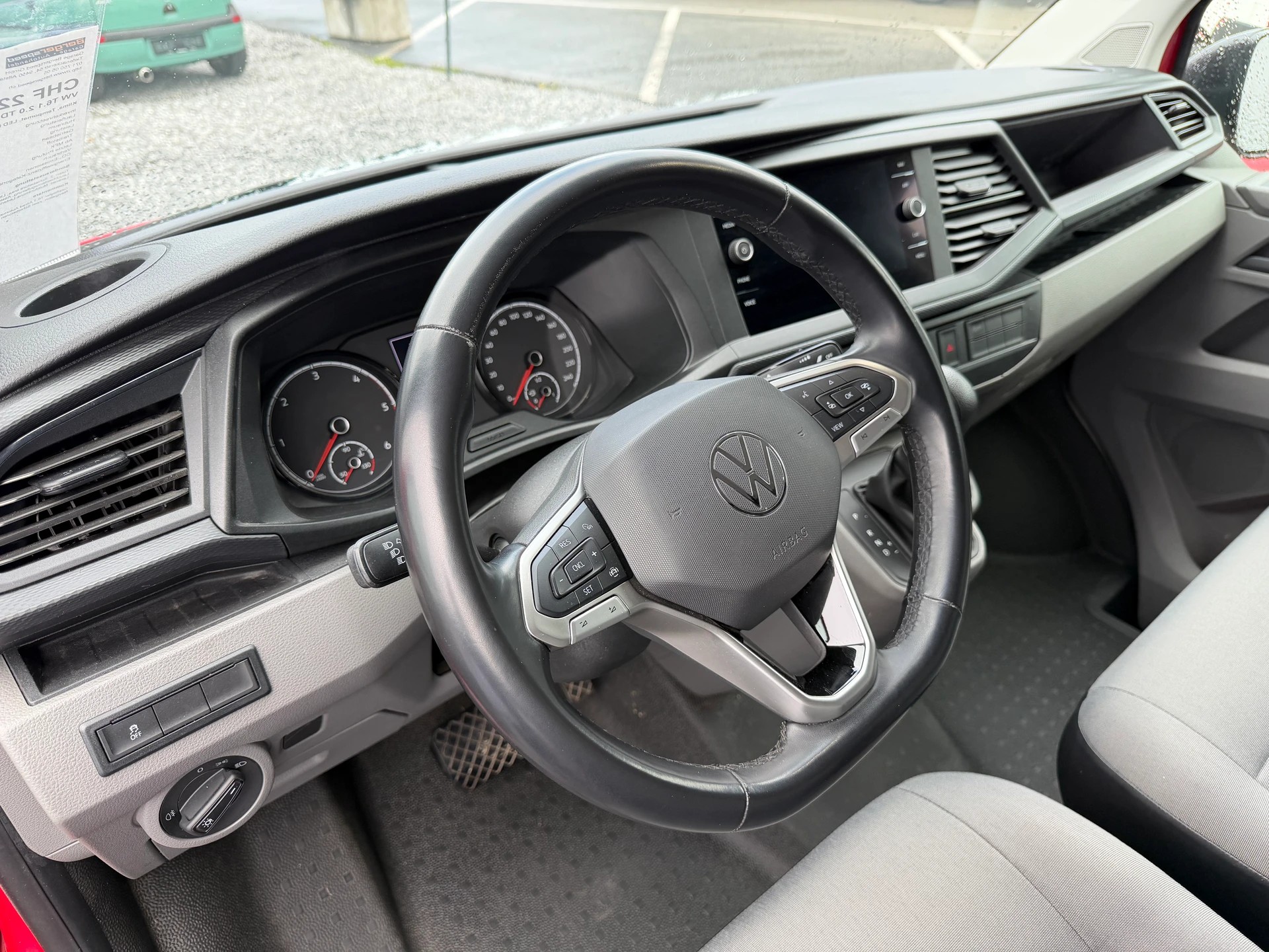 VW T6.1 2.0 TDI 4Motion DSG-image-6