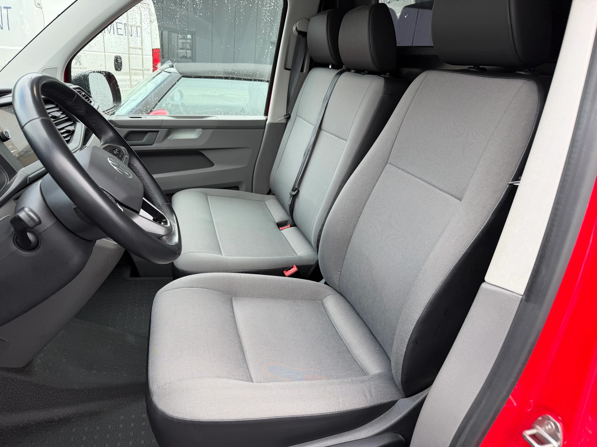 VW T6.1 2.0 TDI 4Motion DSG-image-7
