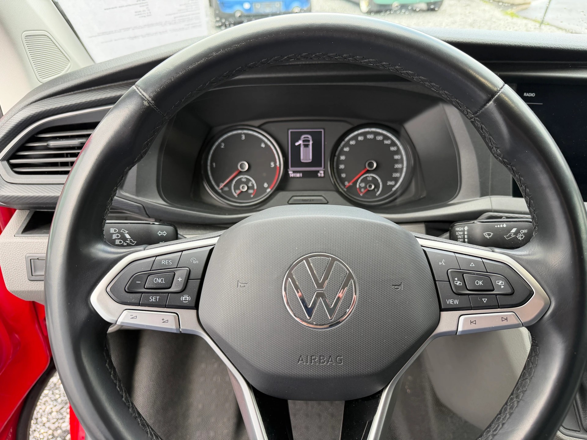 VW T6.1 2.0 TDI 4Motion DSG-image-5