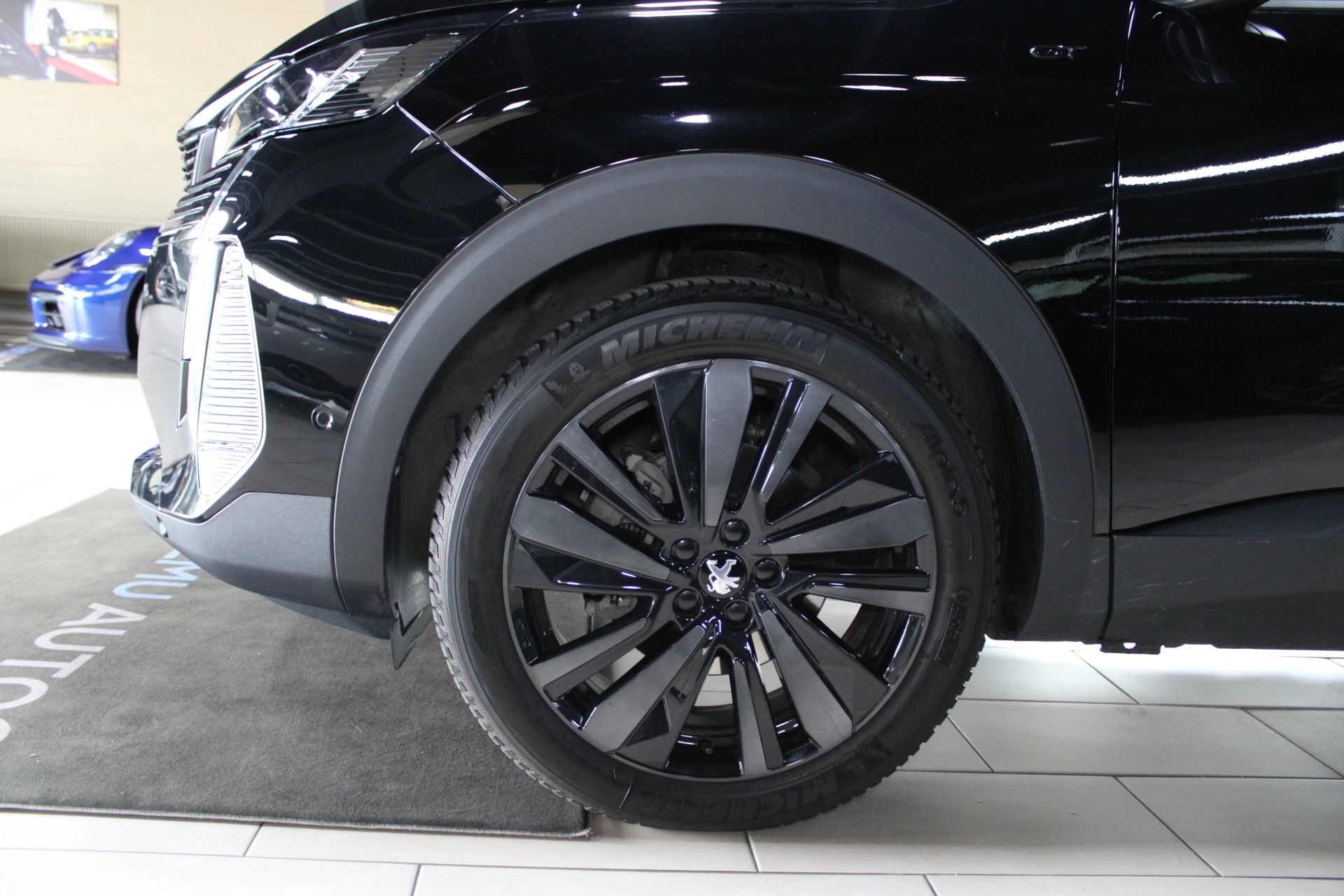 PEUGEOT 5008 1.2 Pure Tech Allure Pack EAT8-image-11