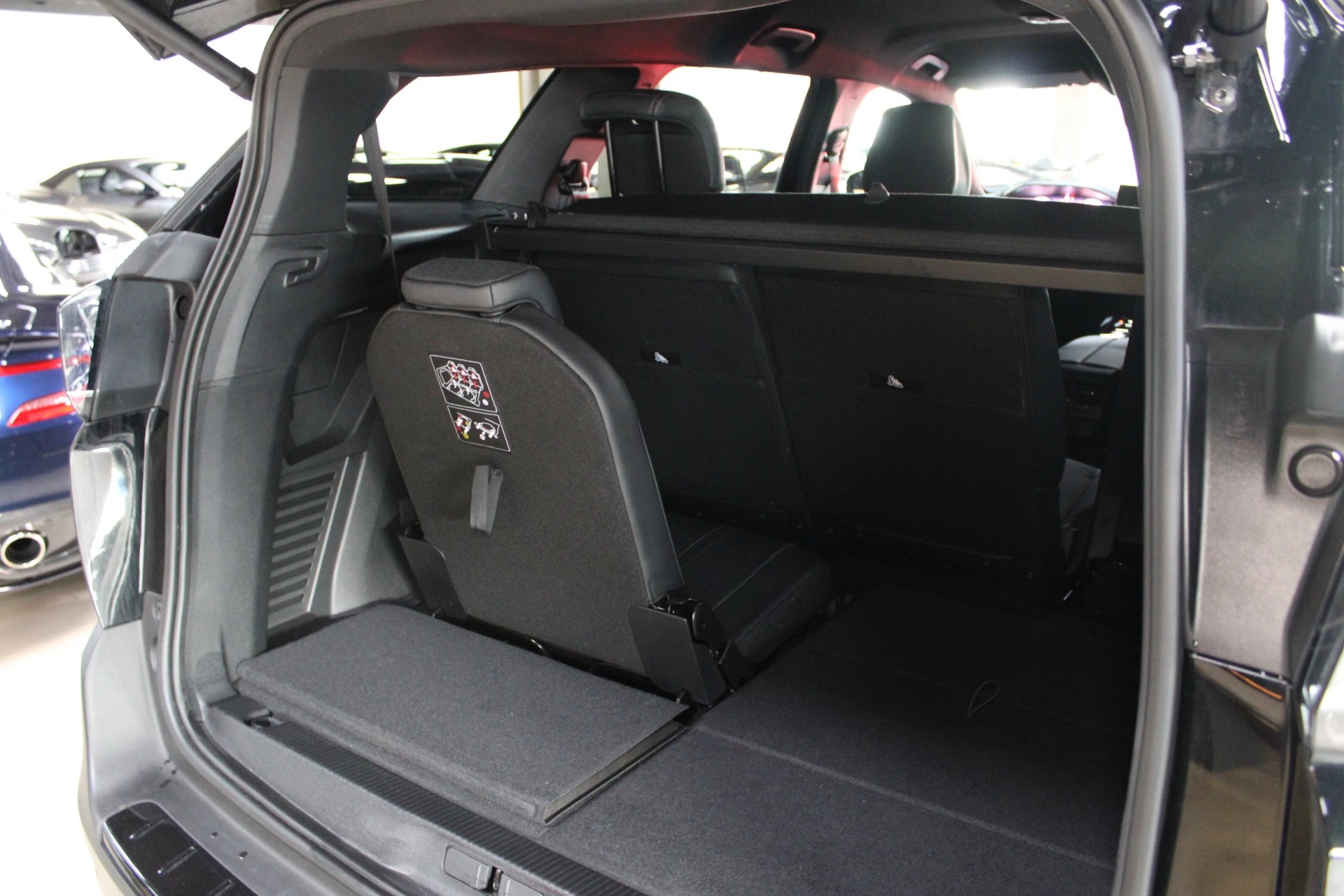 PEUGEOT 5008 1.2 Pure Tech Allure Pack EAT8-image-19