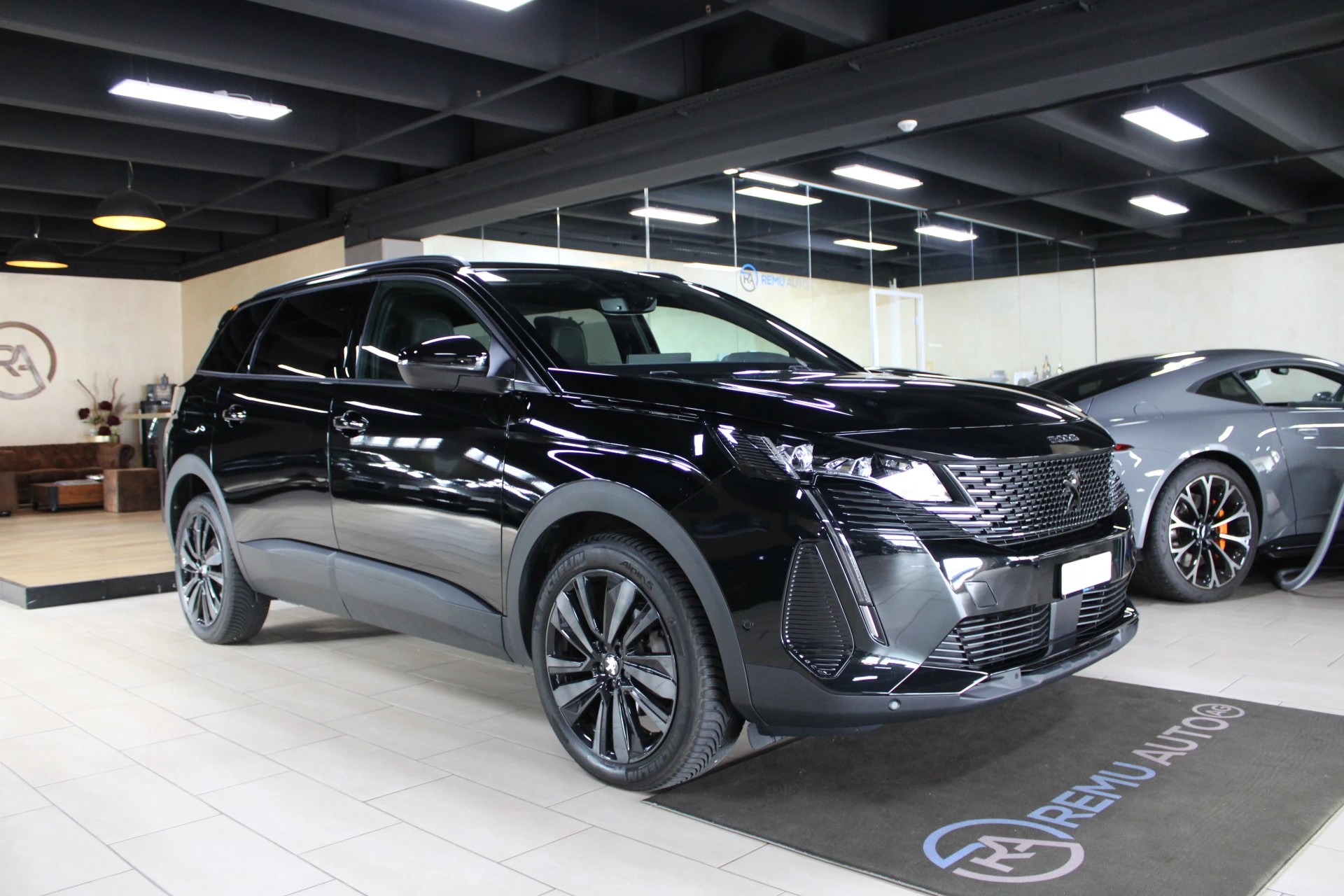PEUGEOT 5008 1.2 Pure Tech Allure Pack EAT8-image-0