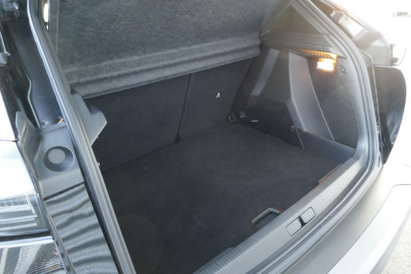 PEUGEOT 2008 1.2 PureTech GT-image-12