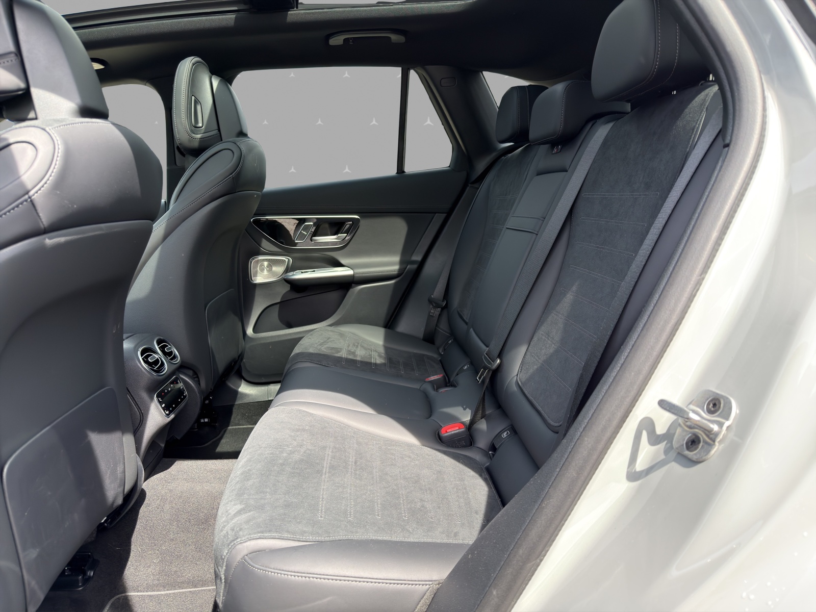 MERCEDES-BENZ GLC 220 d 4Matic 9G-Tronic-image-11