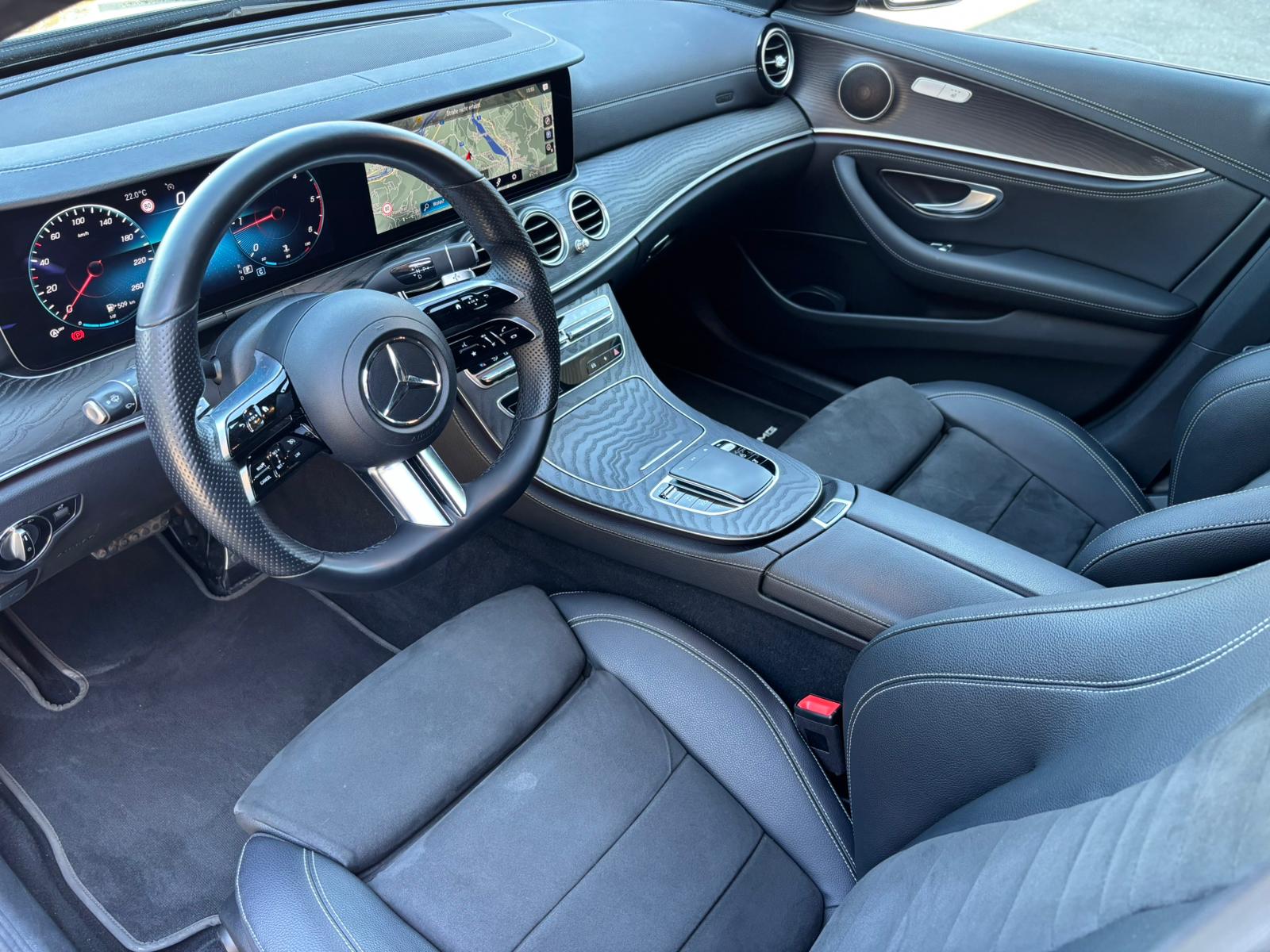 MERCEDES-BENZ E 220d AMG-Line 4Matic Kombi-image-6