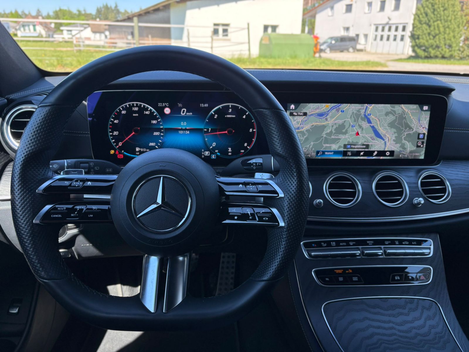 MERCEDES-BENZ E 220d AMG-Line 4Matic Kombi-image-10