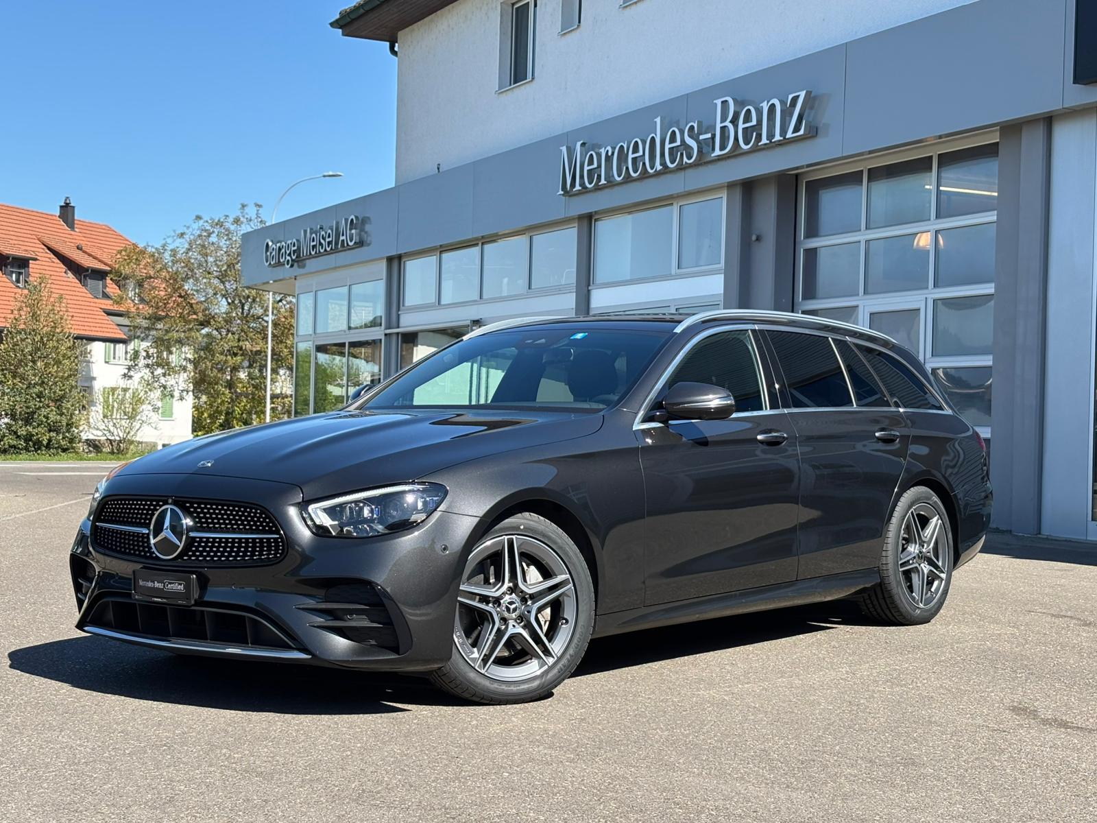 MERCEDES-BENZ E 220d AMG-Line 4Matic Kombi-image-0