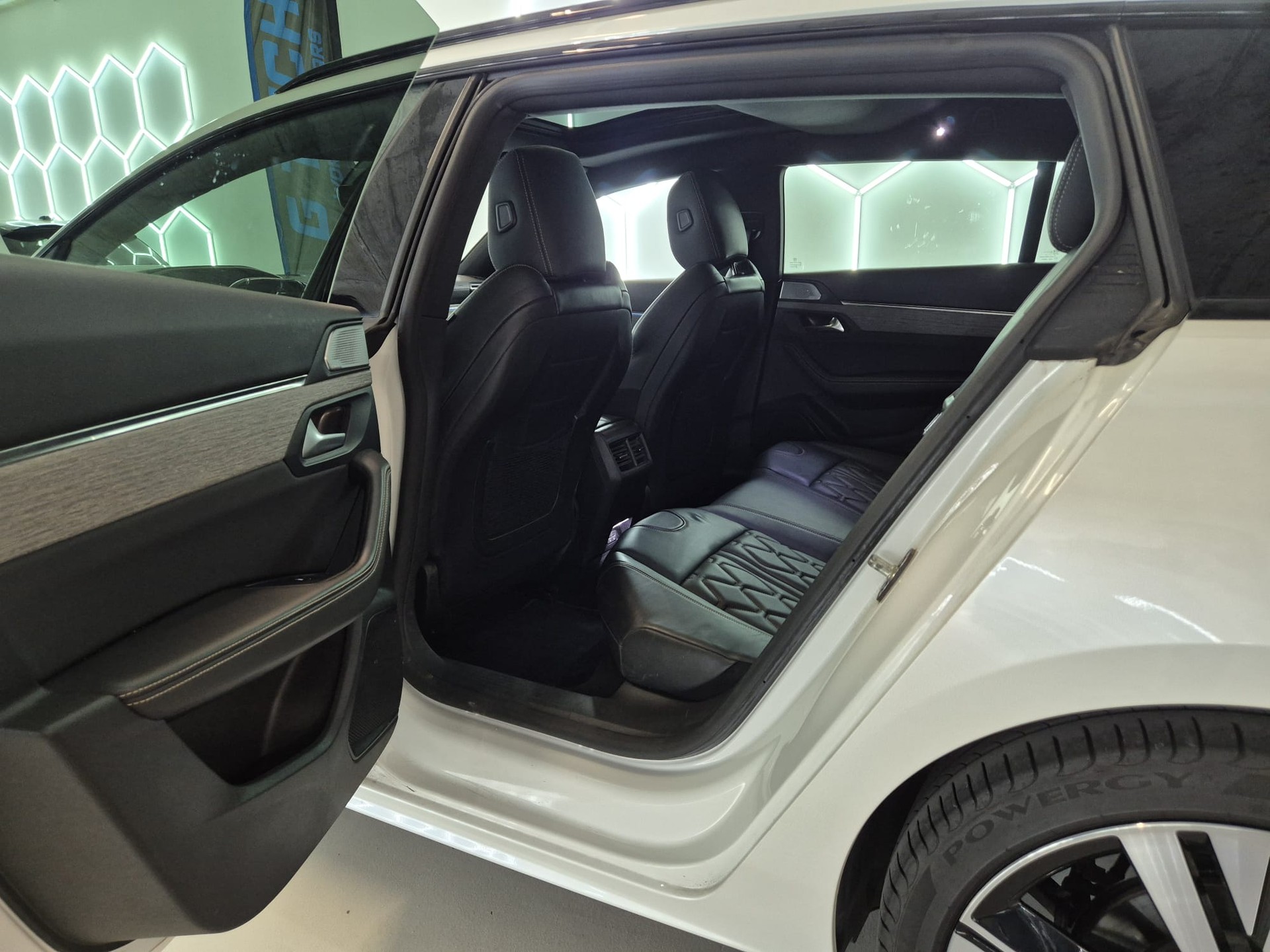 PEUGEOT 508 SW 1.6i Pure Tech GT STT-image-18