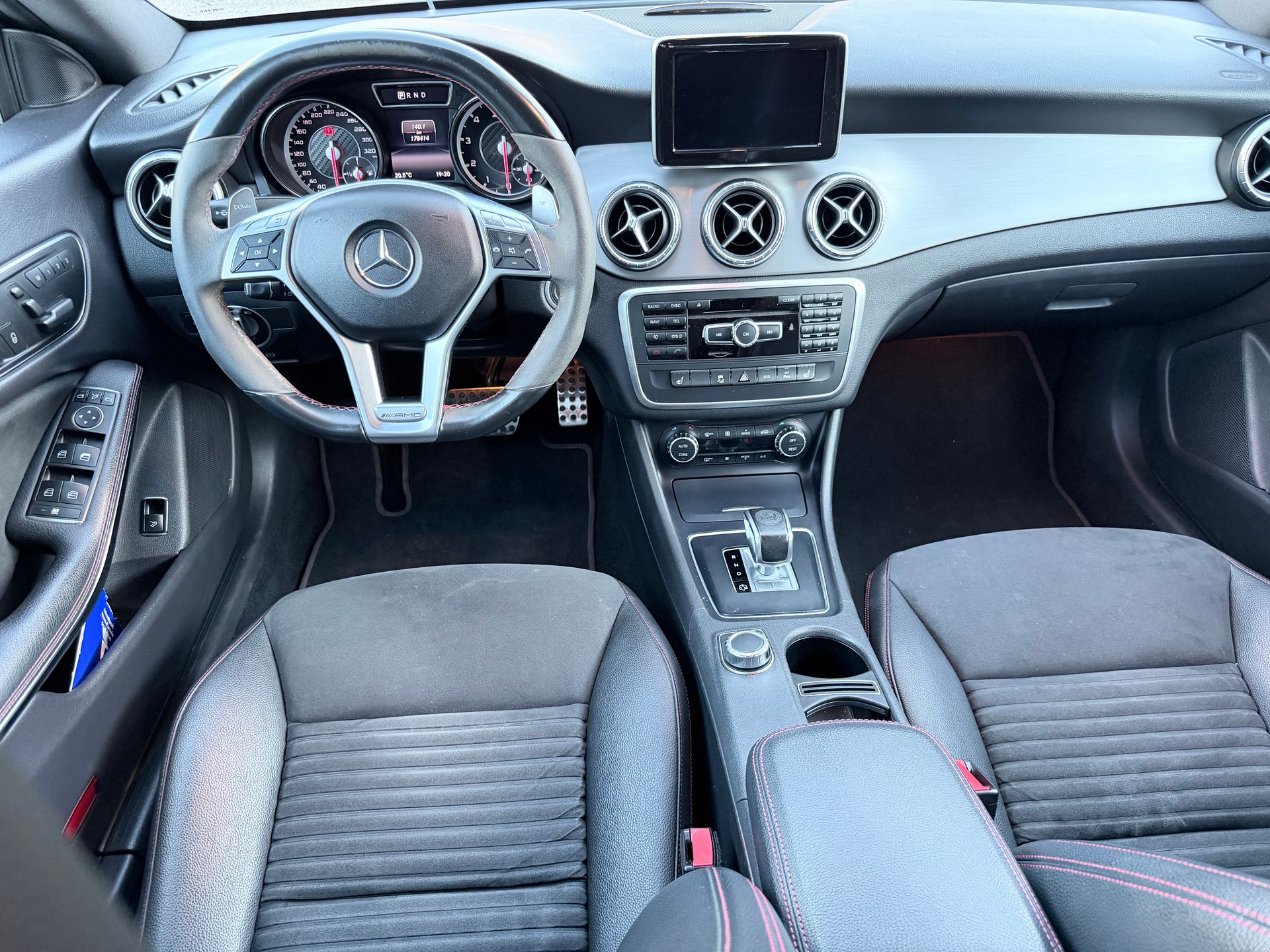 MERCEDES-BENZ CLA 45 AMG 4Matic Speedshift-image-7