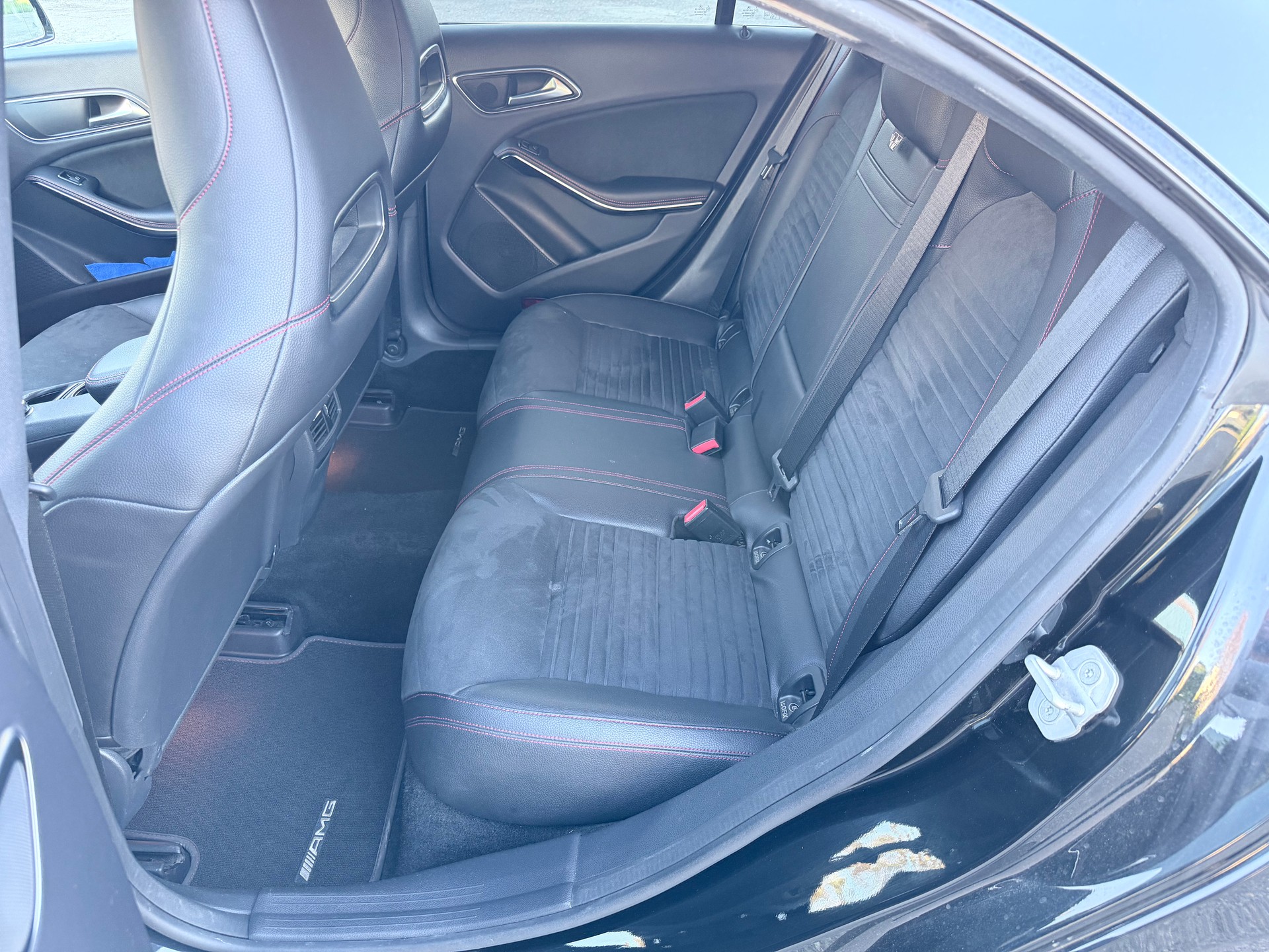 MERCEDES-BENZ CLA 45 AMG 4Matic Speedshift-image-11