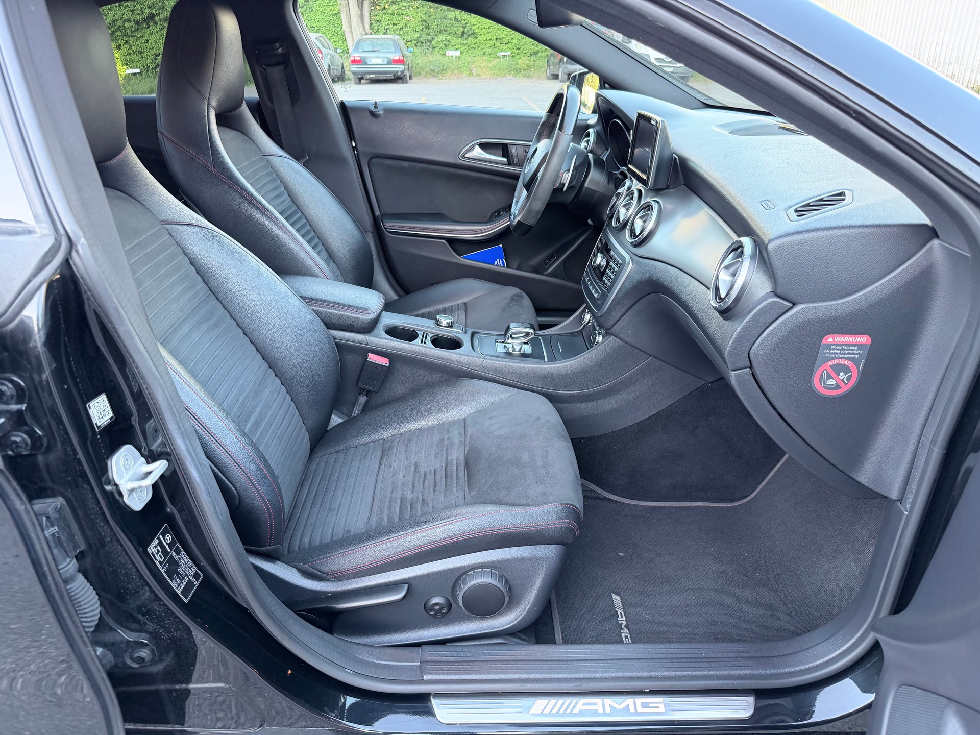 MERCEDES-BENZ CLA 45 AMG 4Matic Speedshift-image-8
