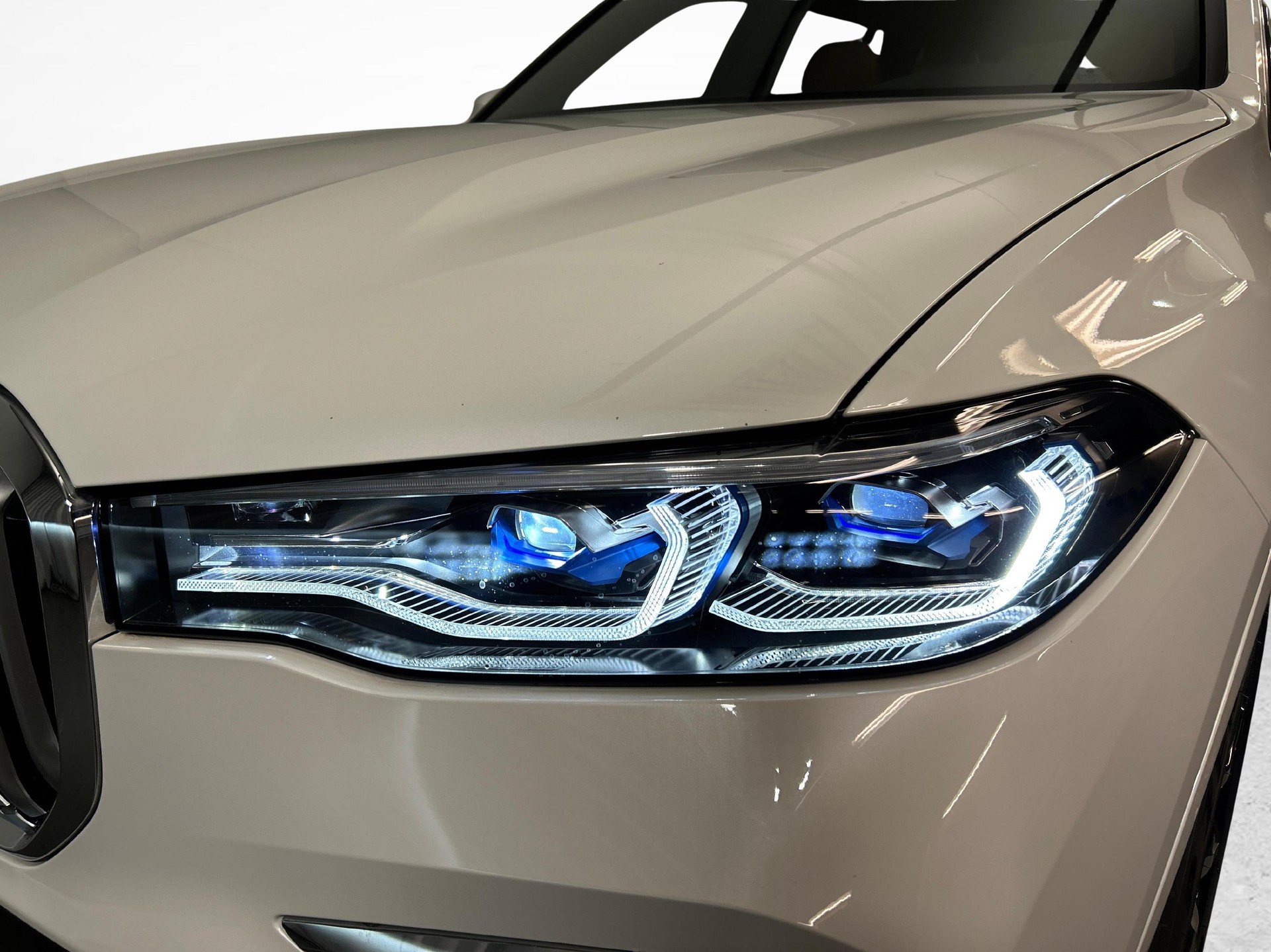 BMW X7 40d xDrive-image-16