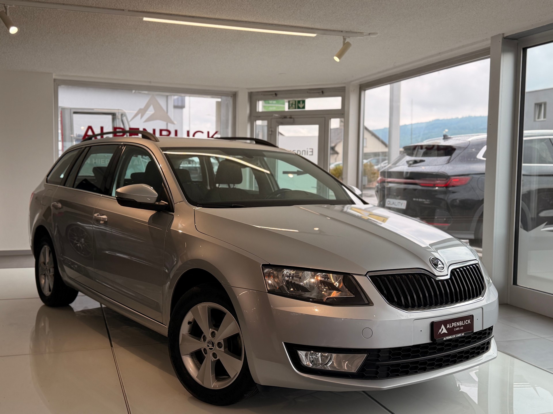 SKODA Octavia Combi 2.0 TDI Ambition 4x4 DSG-showroom-element-1