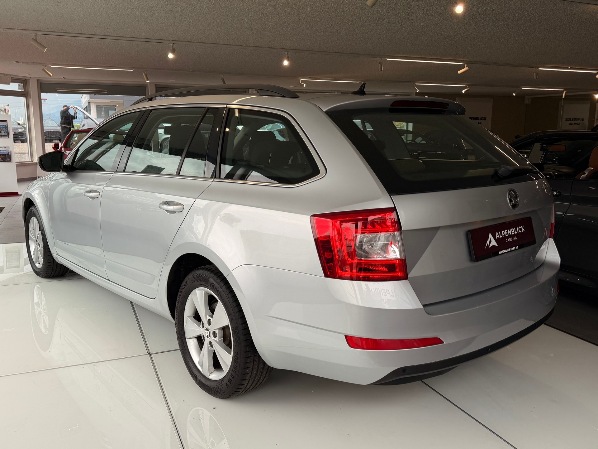 SKODA Octavia Combi 2.0 TDI Ambition 4x4 DSG-image-10