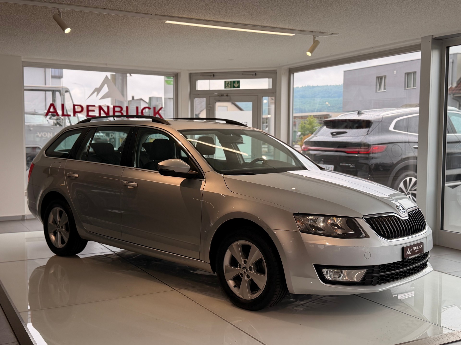 SKODA Octavia Combi 2.0 TDI Ambition 4x4 DSG-image-5