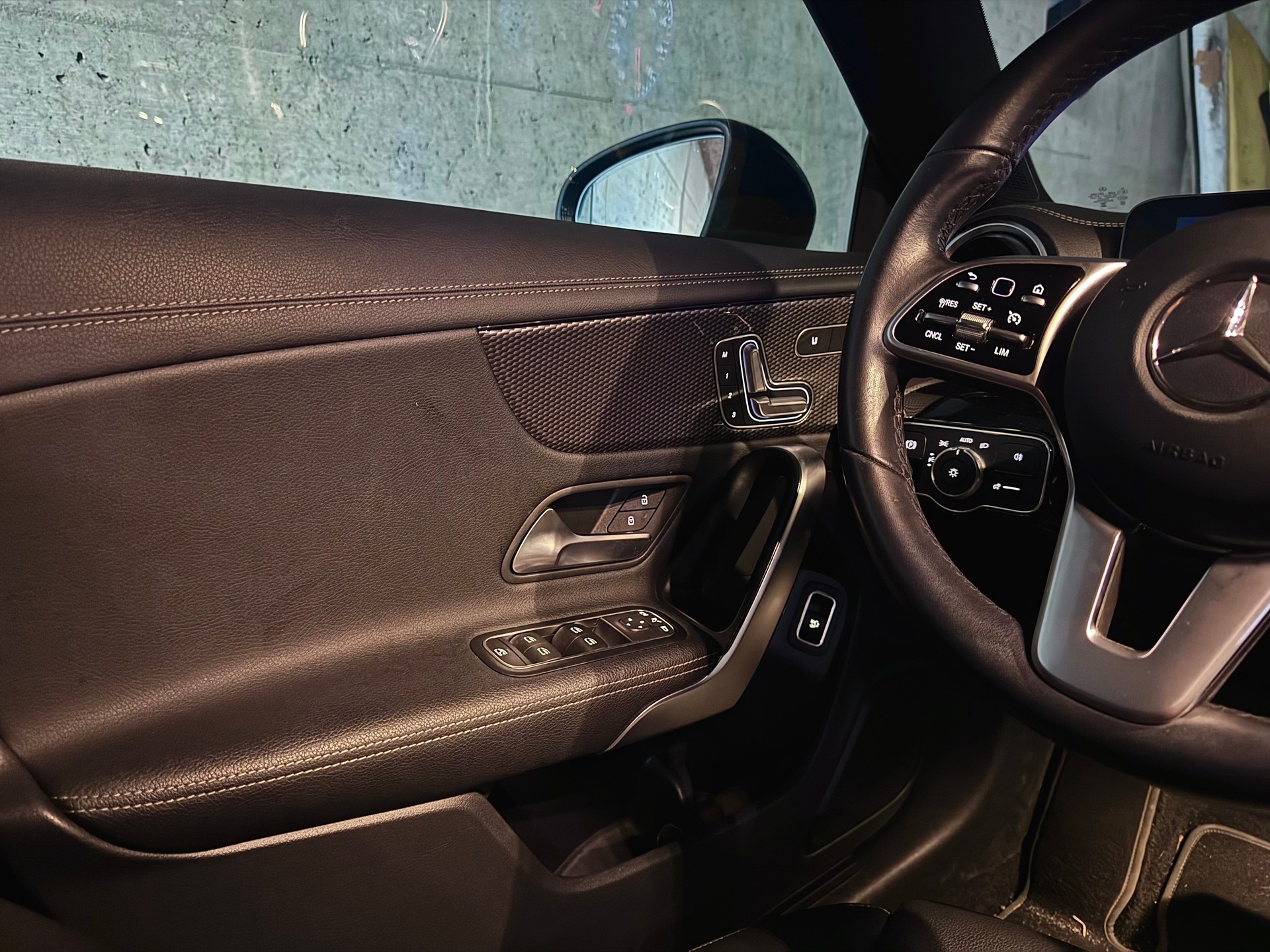MERCEDES-BENZ CLA 200 Progressive-image-5