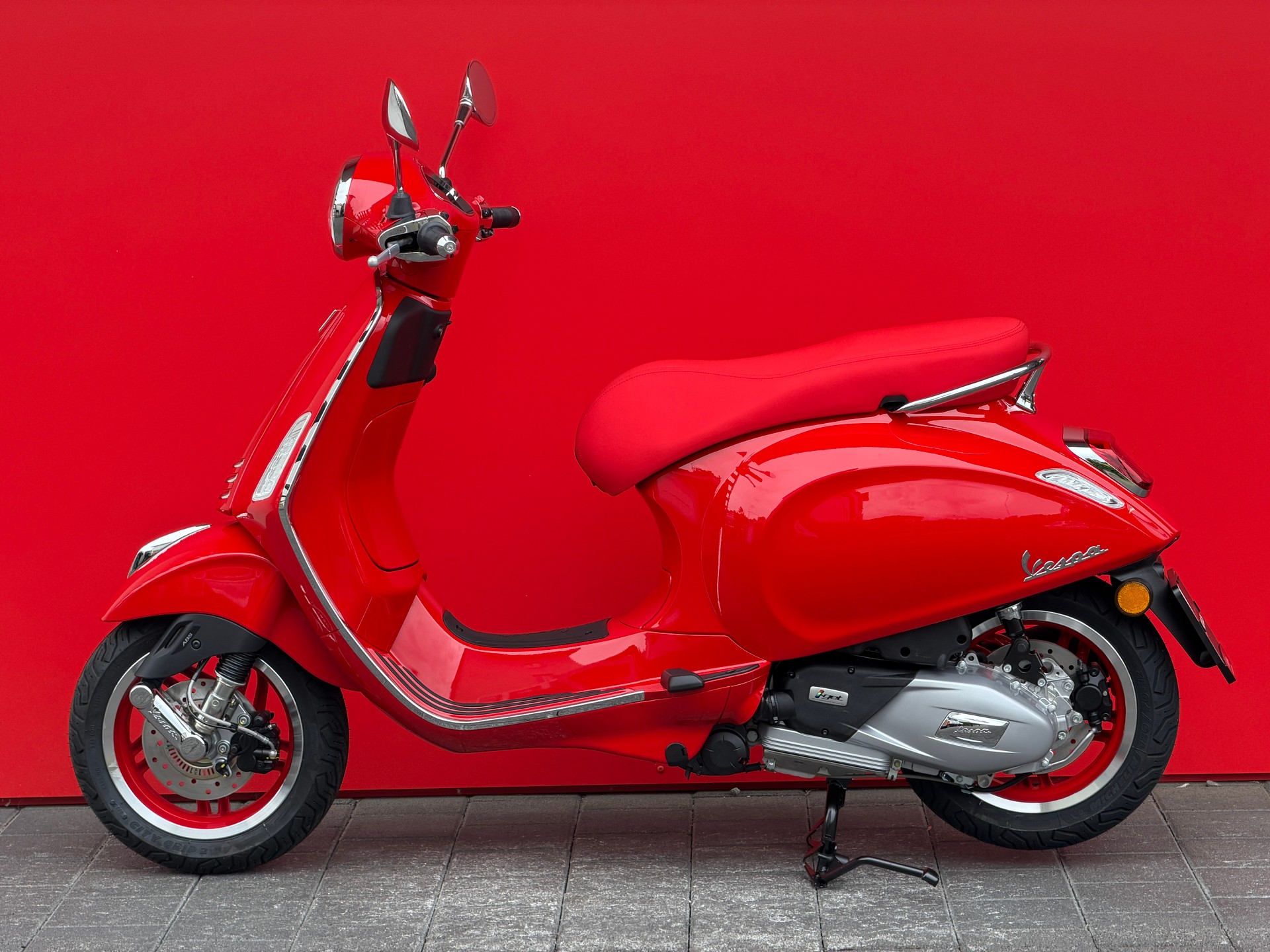 PIAGGIO Vespa 125 Primavera (RED) MY26-image-8