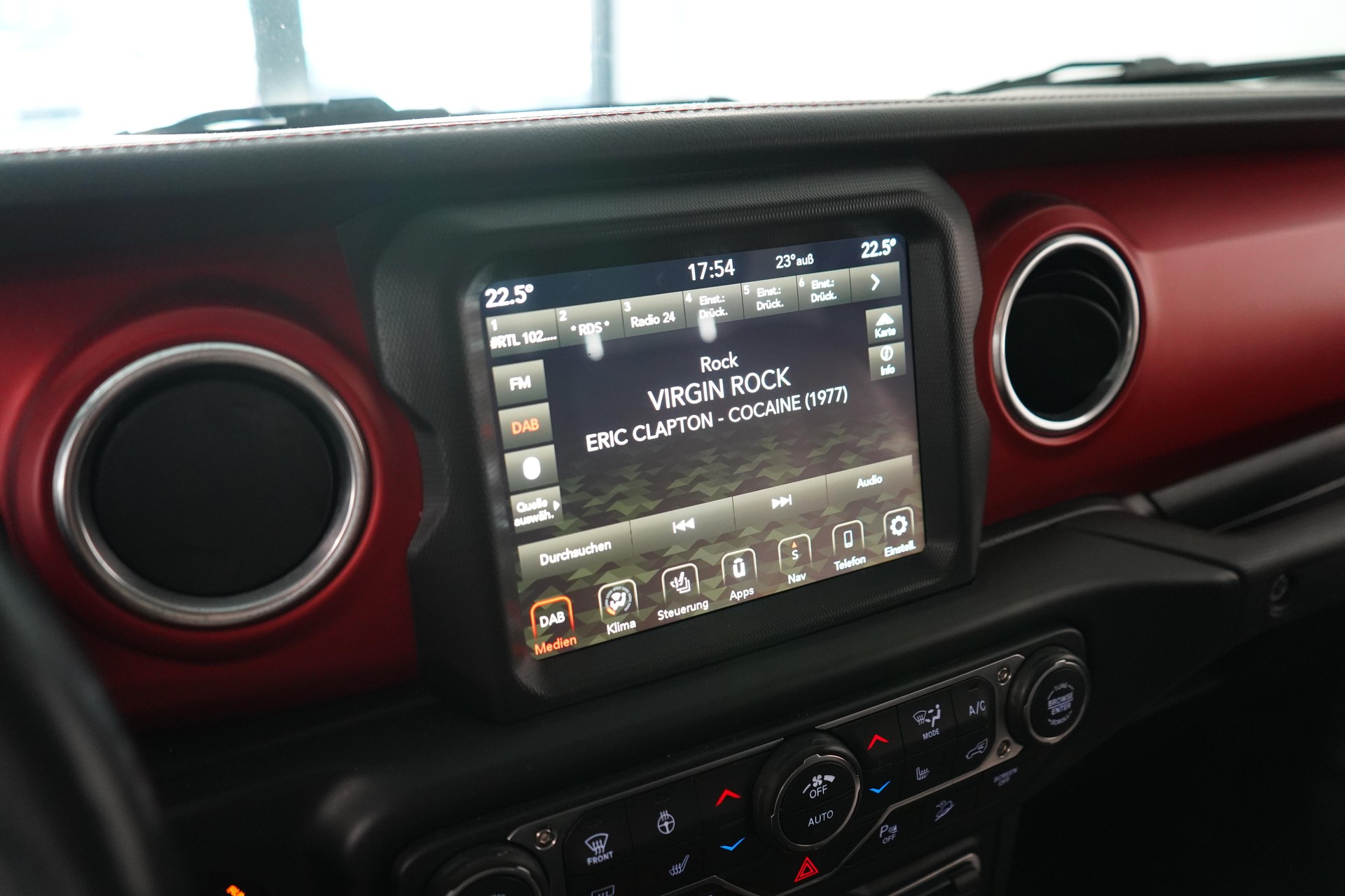 JEEP Wrangler 2.2 MultiJet Rubicon-image-12