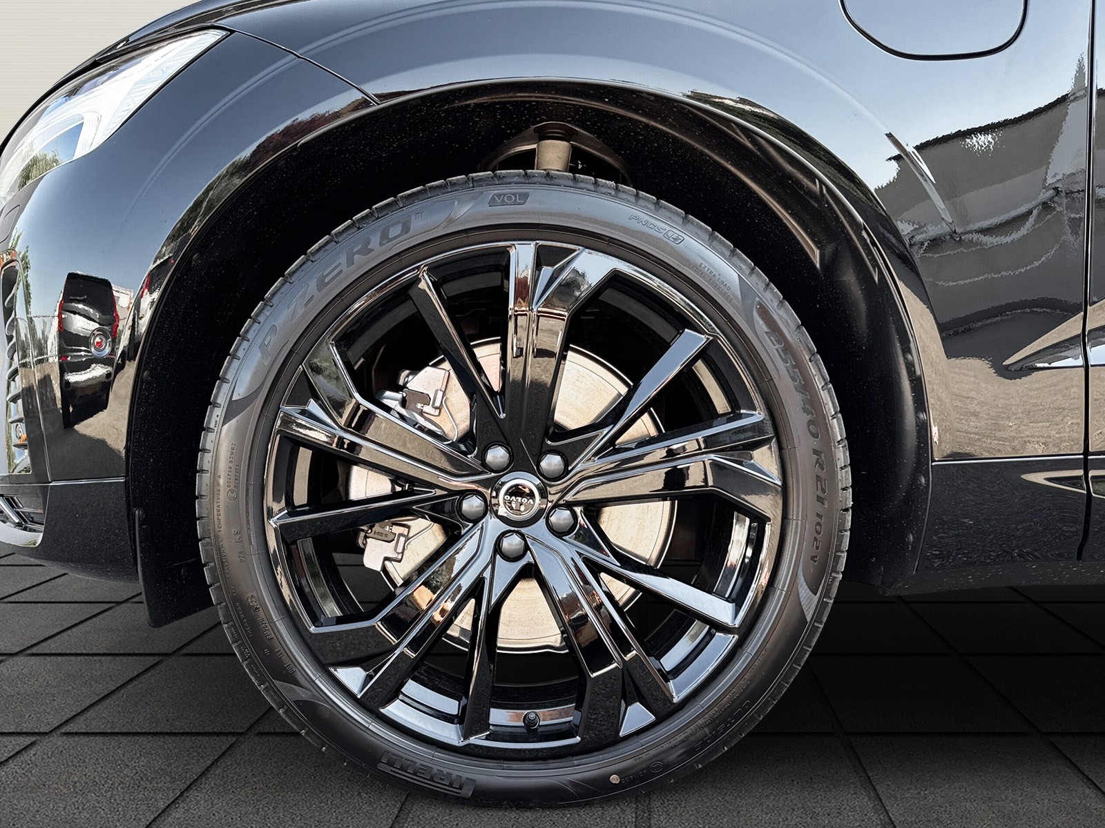 VOLVO XC60 2.0 T6 TE Black Edition eAWD-image-4