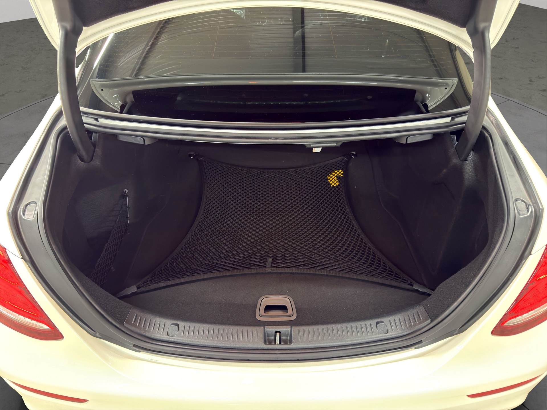 MERCEDES-BENZ E 450 AMG Line 4Matic 9G-Tronic-image-26