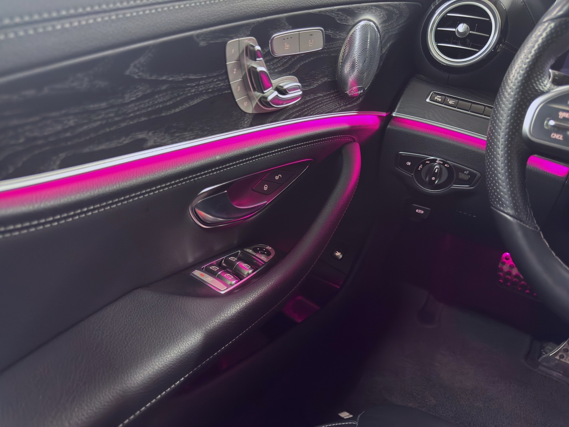 MERCEDES-BENZ E 450 AMG Line 4Matic 9G-Tronic-image-24