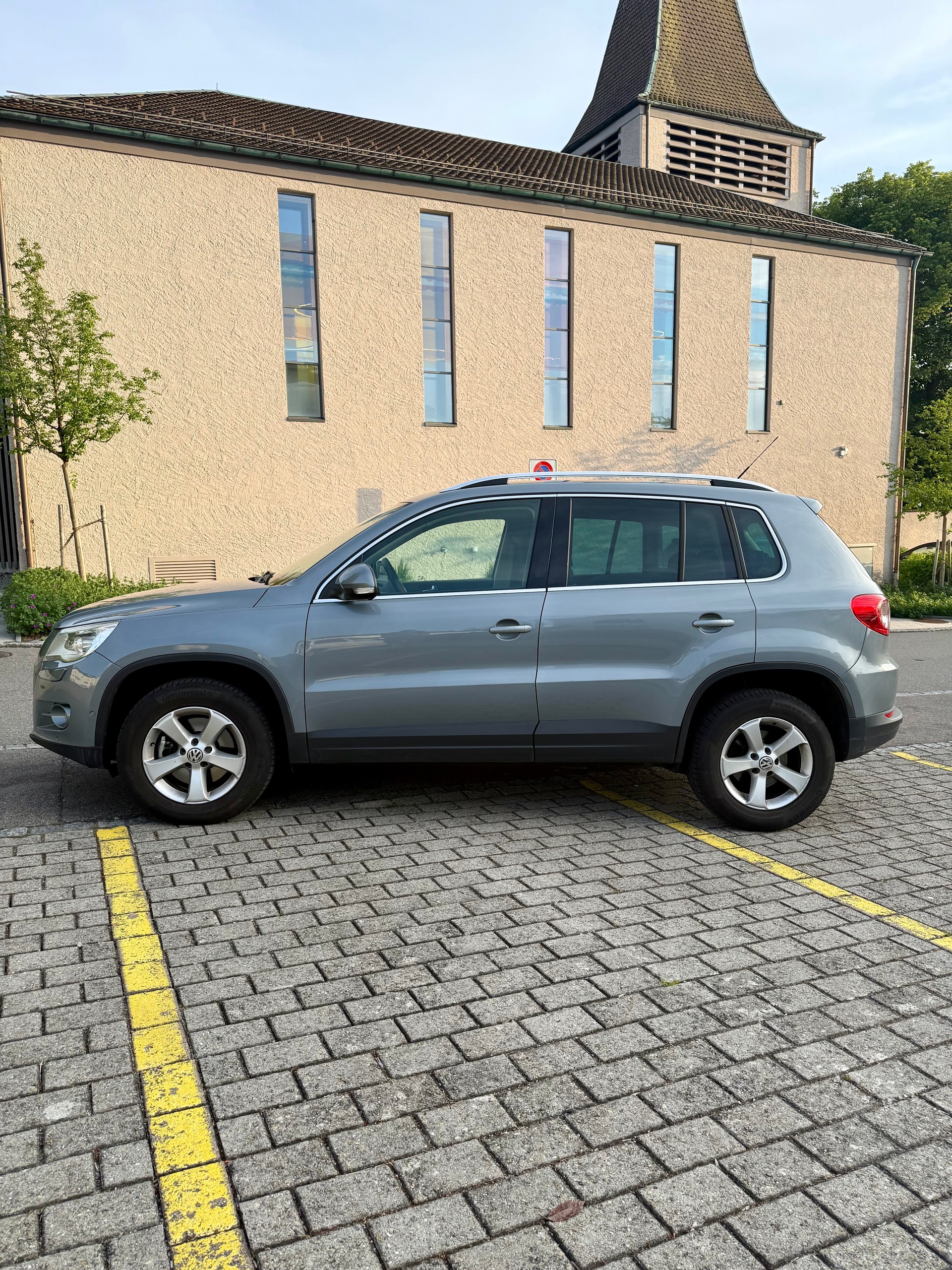 VW Tiguan 2.0 TSI Sport&Style-image-4