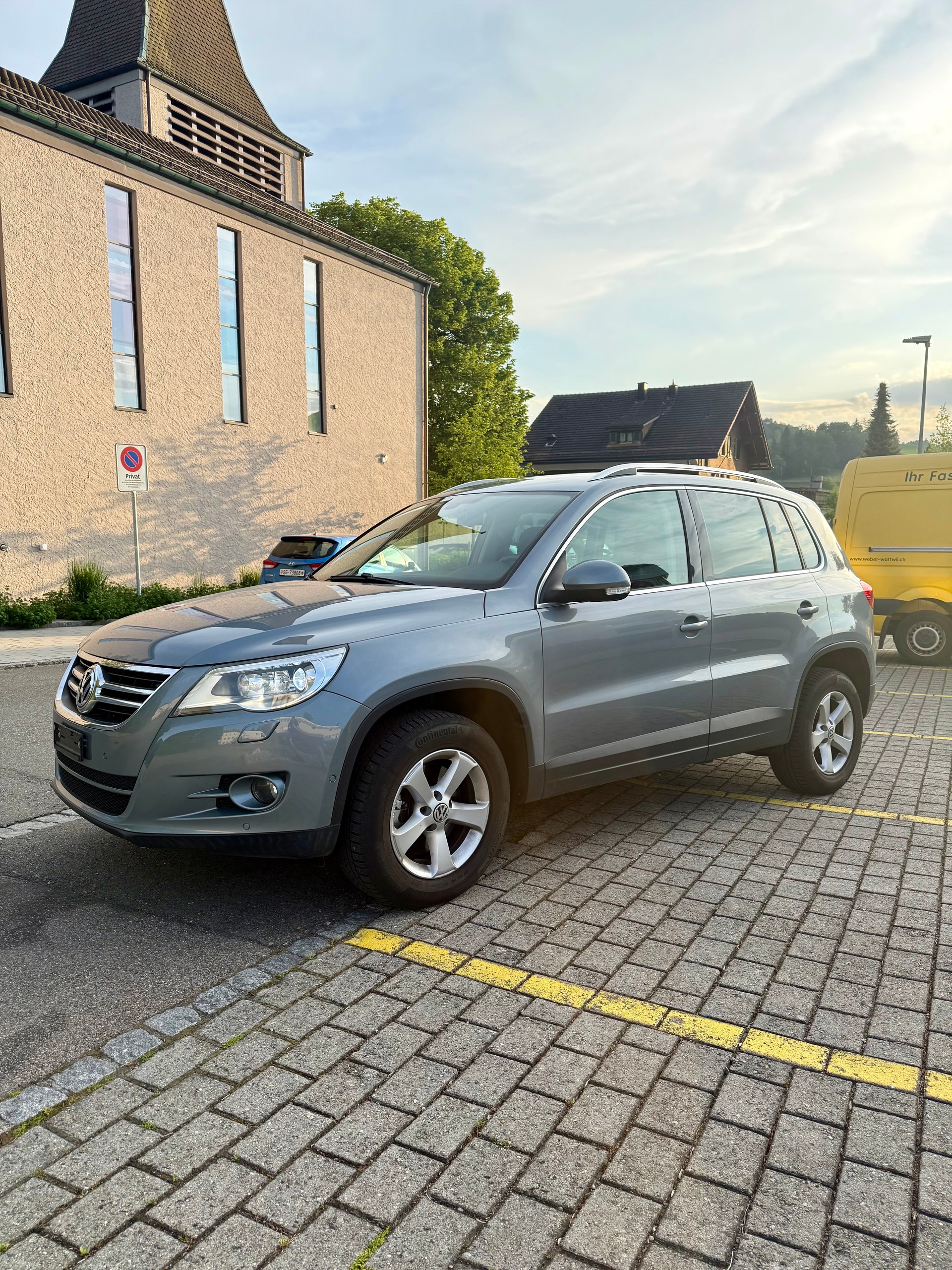 VW Tiguan 2.0 TSI Sport&Style-image-2