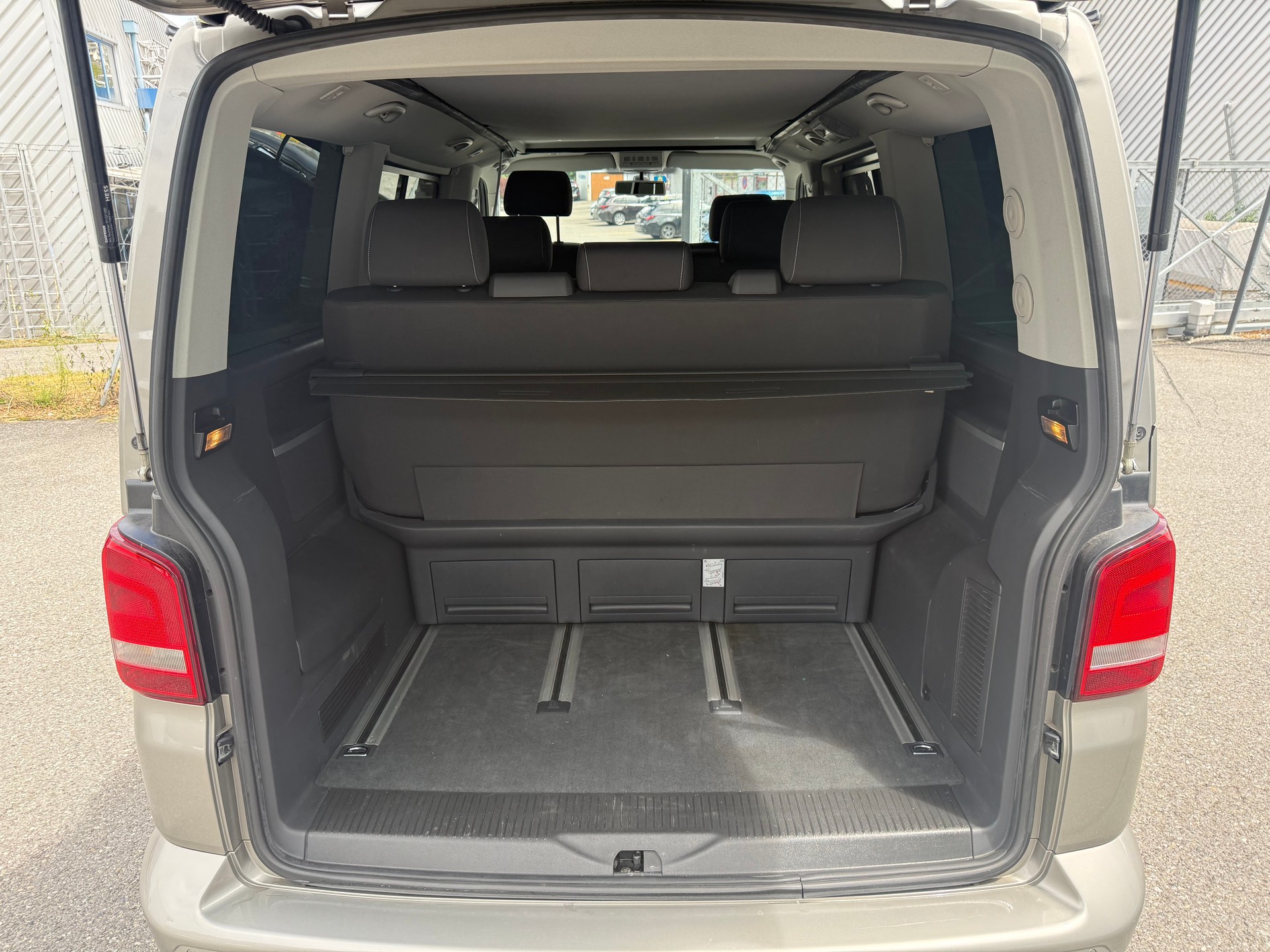 VW T5 Multivan 2.0 Bi-TDI CR CL Edition 25 4Mot. DSG-image-8