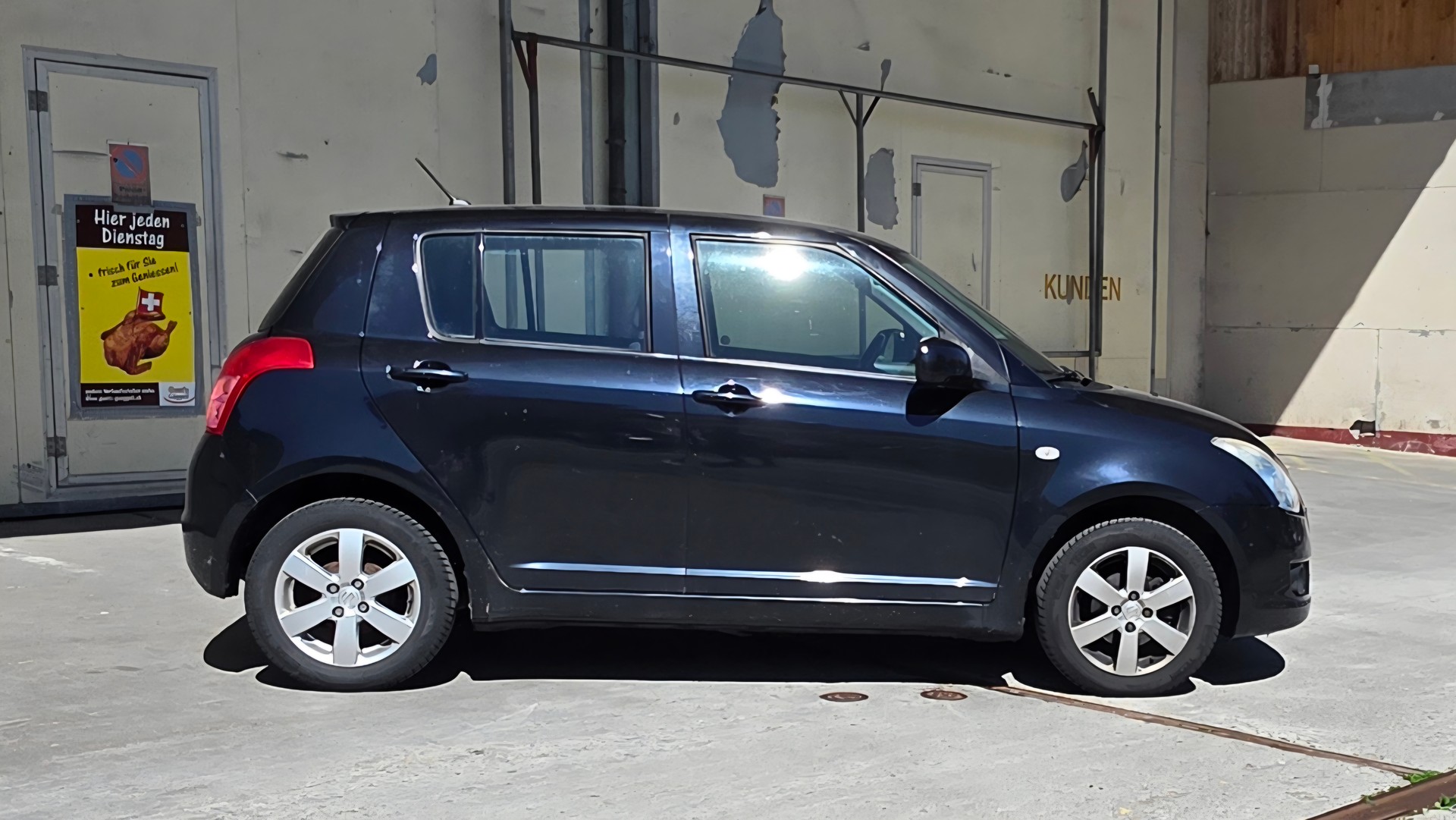 SUZUKI Swift 1.3i 16V GL Top 4x4-image-5