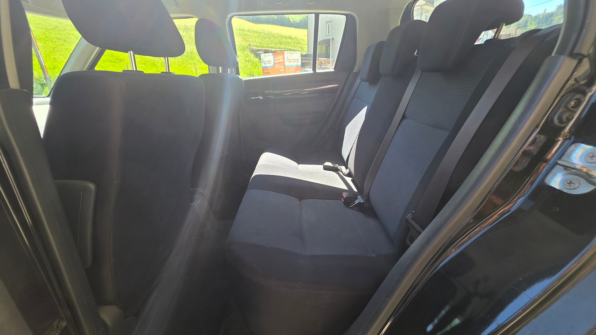 SUZUKI Swift 1.3i 16V GL Top 4x4-image-8