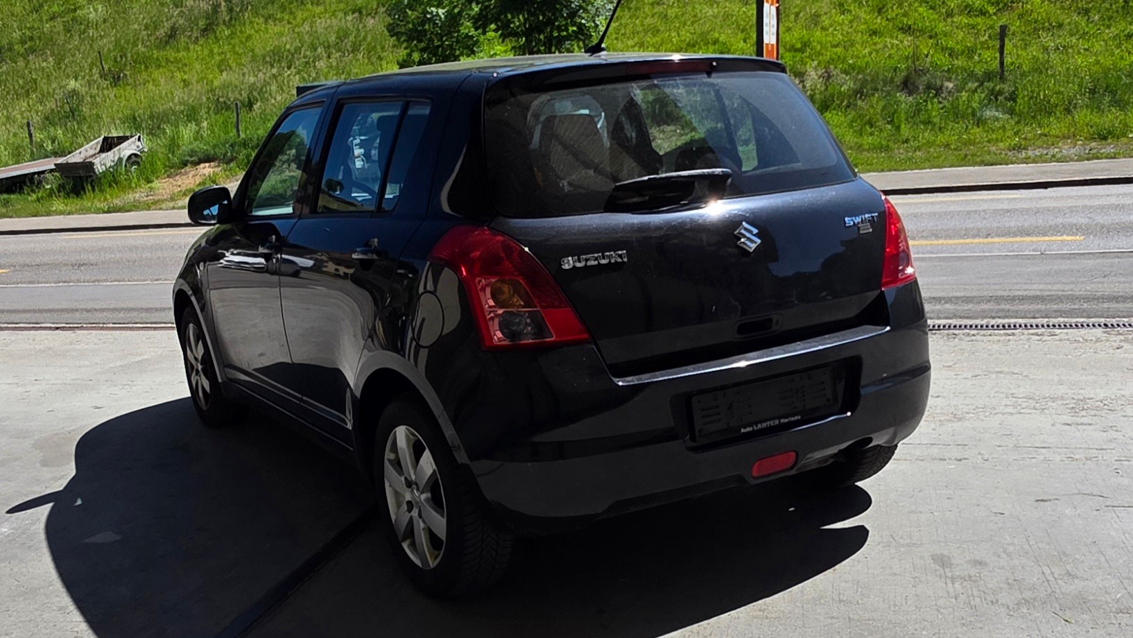 SUZUKI Swift 1.3i 16V GL Top 4x4-image-3