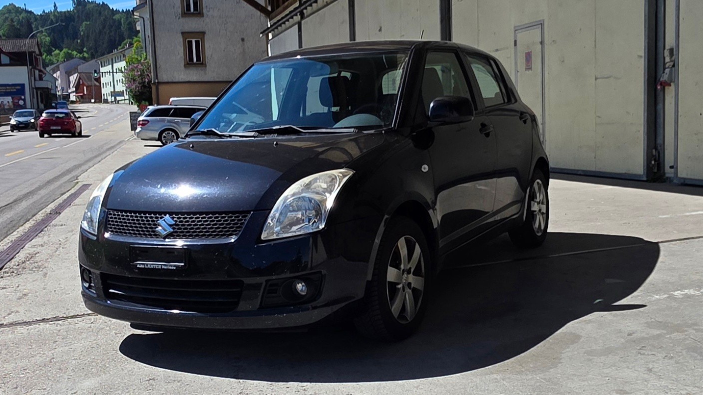 SUZUKI Swift 1.3i 16V GL Top 4x4