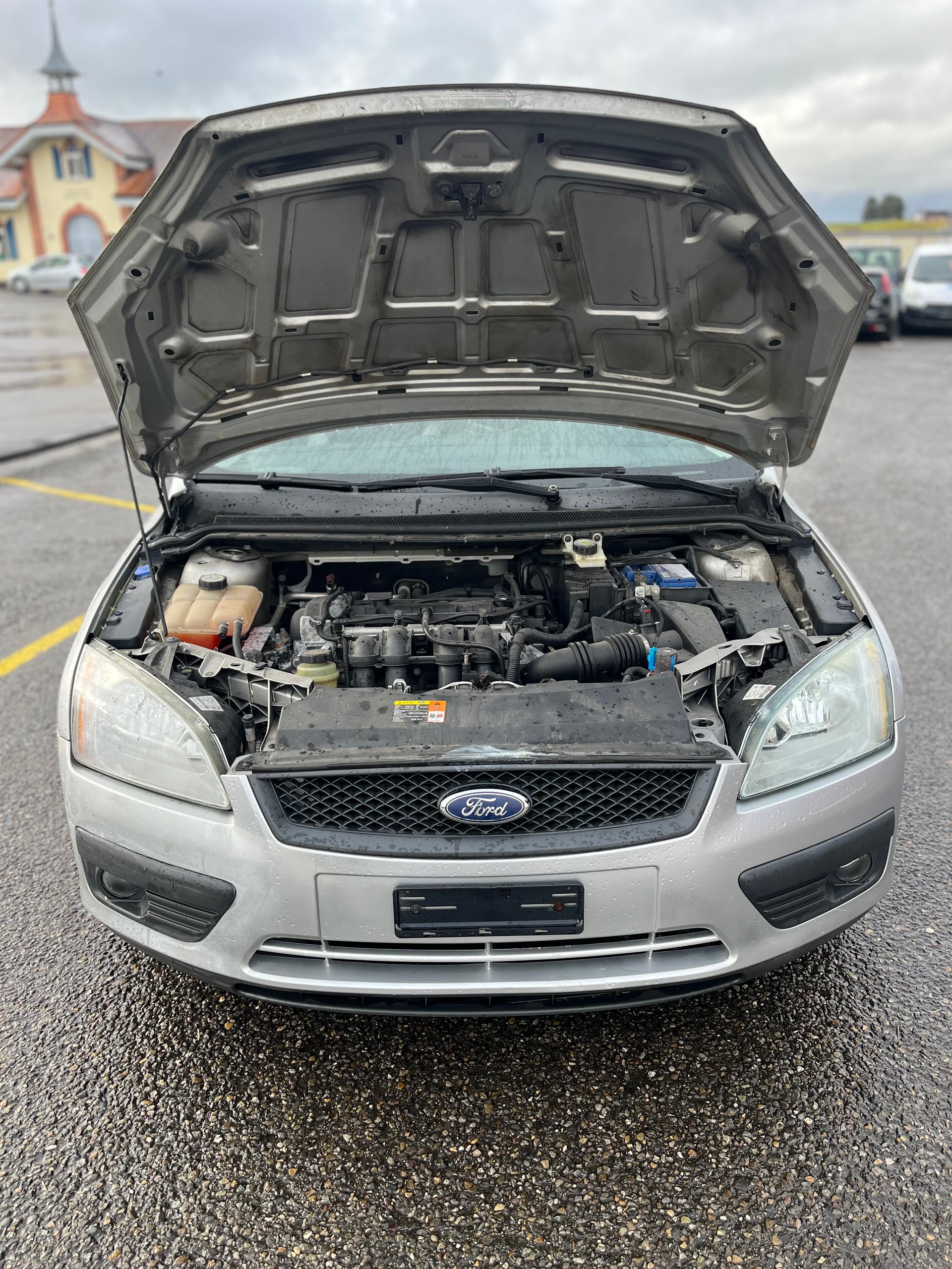 FORD 1,6 16 V Benzi Euro B04 mit Klimaanlage Limousine-image-3