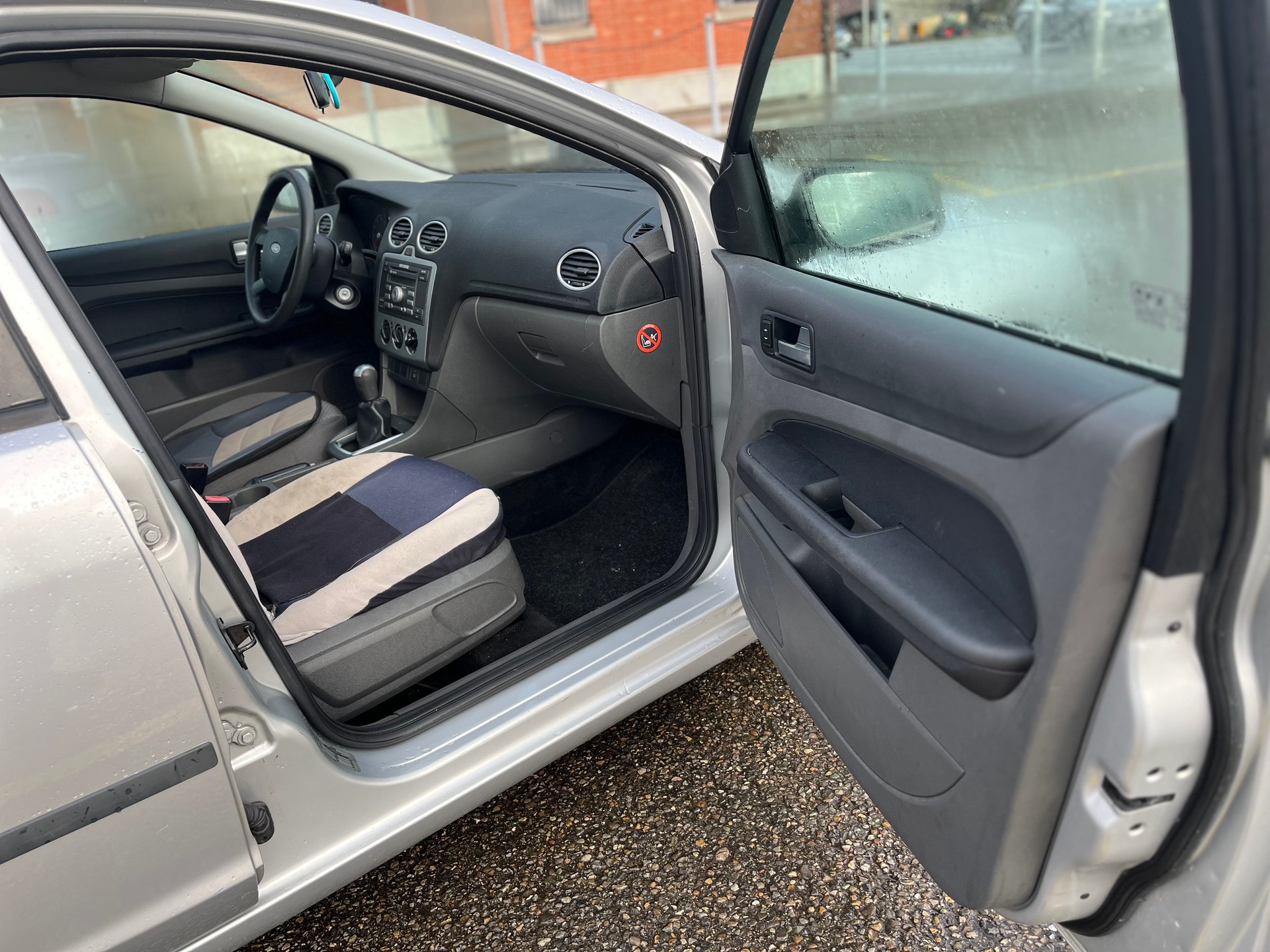FORD 1,6 16 V Benzi Euro B04 mit Klimaanlage Limousine-image-10