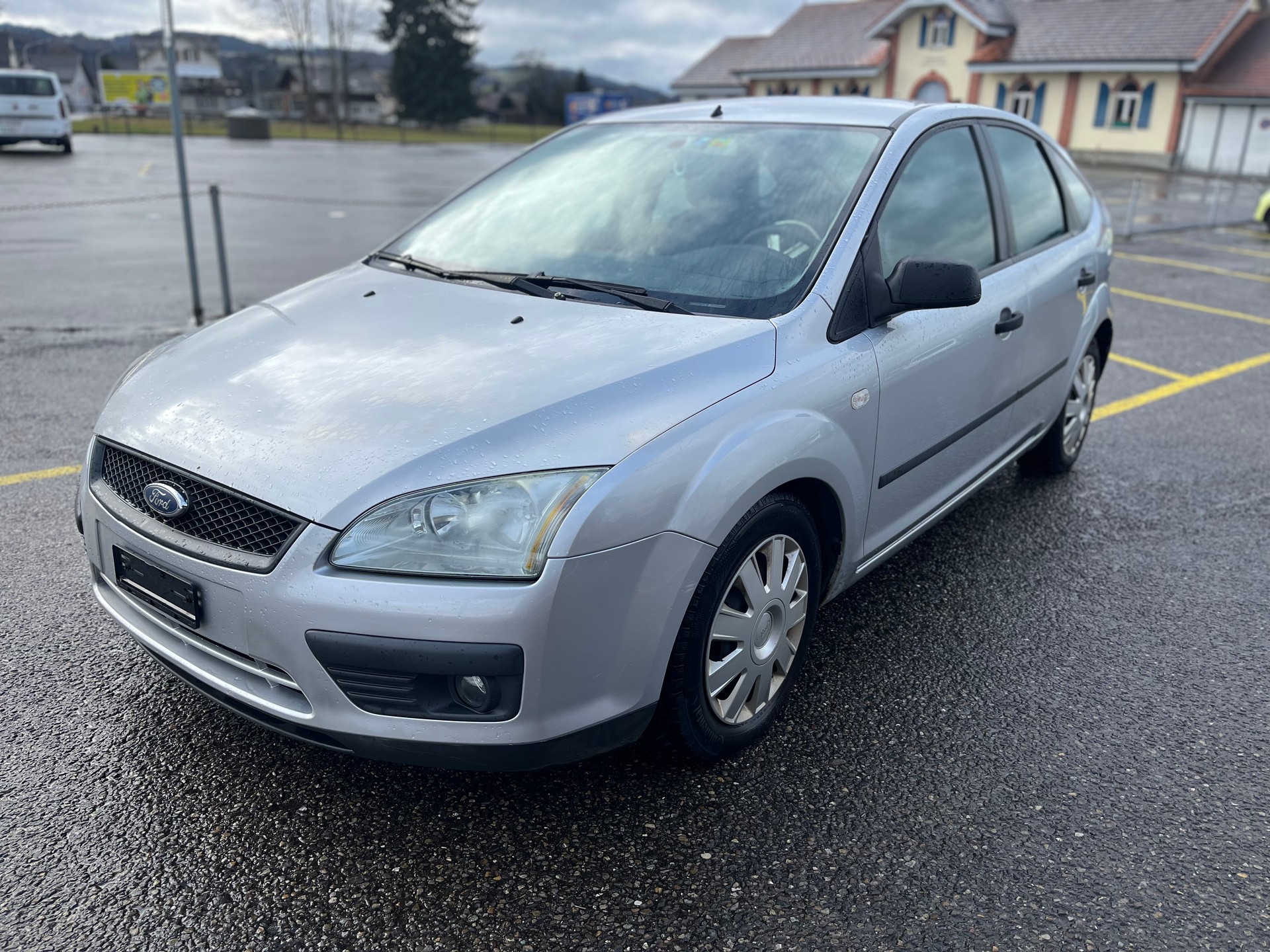 FORD 1,6 16 V Benzi Euro B04 mit Klimaanlage Limousine-image-1