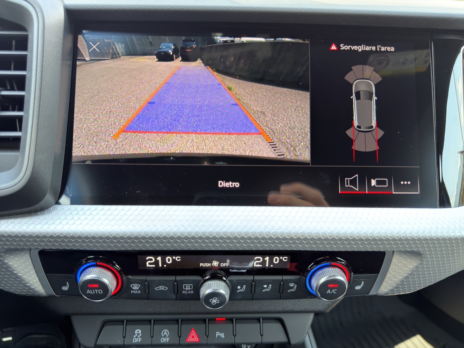 AUDI A1 Sportback 30 TFSI Attraction S-tronic-image-13