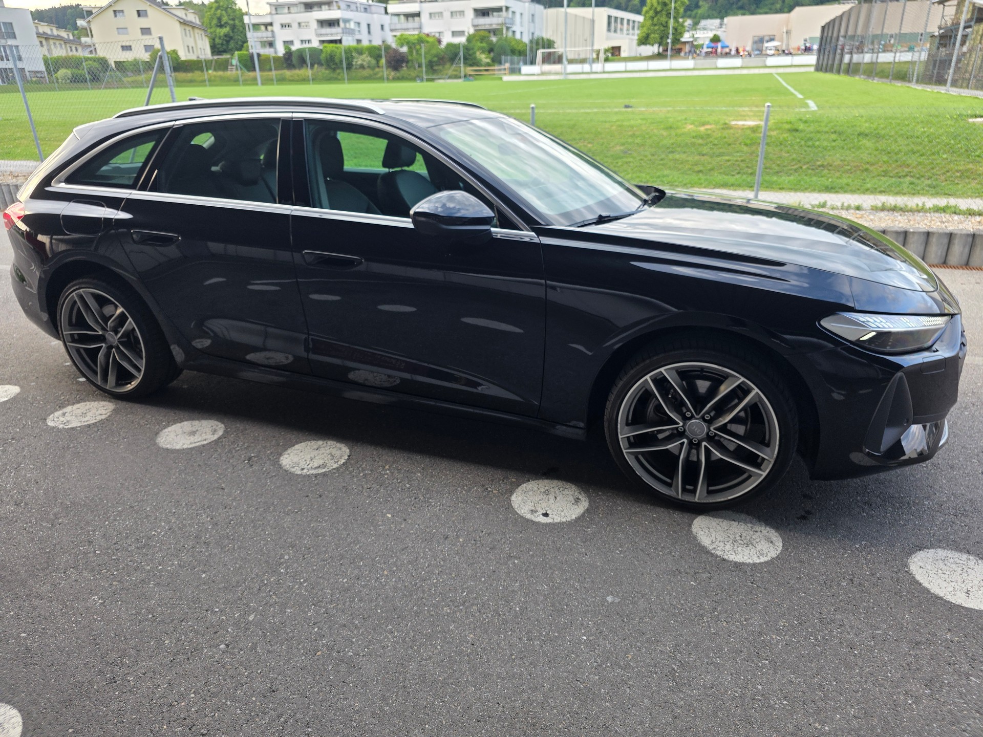 AUDI 2.0 TDI quattro S-Tronic-image-11