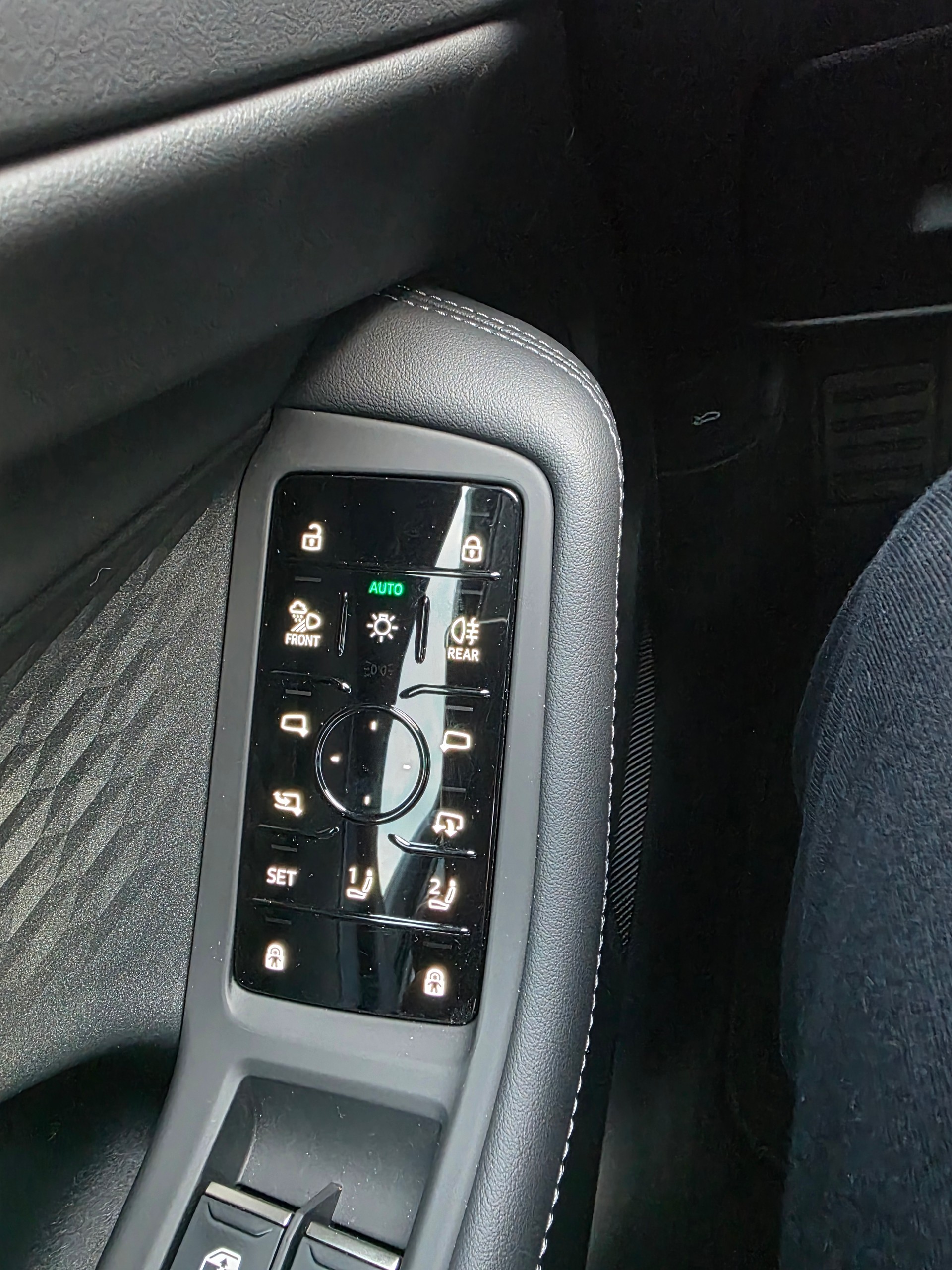 AUDI 2.0 TDI quattro S-Tronic-image-10